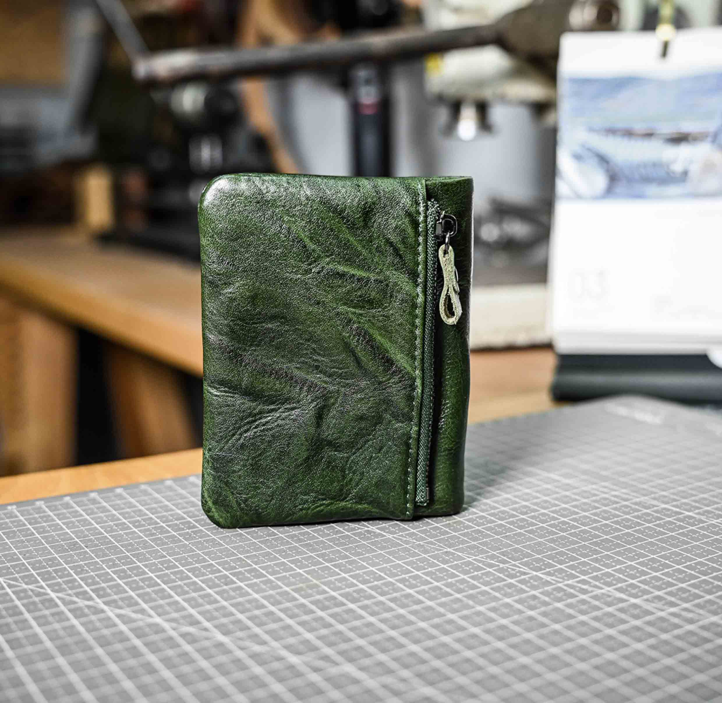 香港狄記皮具 狄記 原創真皮手工 ins郵差包 ins風格包包 頭層牛皮包包 皮革 原創手工真皮 皮件 DEEPKEE 復古包款 小眾軟皮手工包 真皮小方包 6325A 號