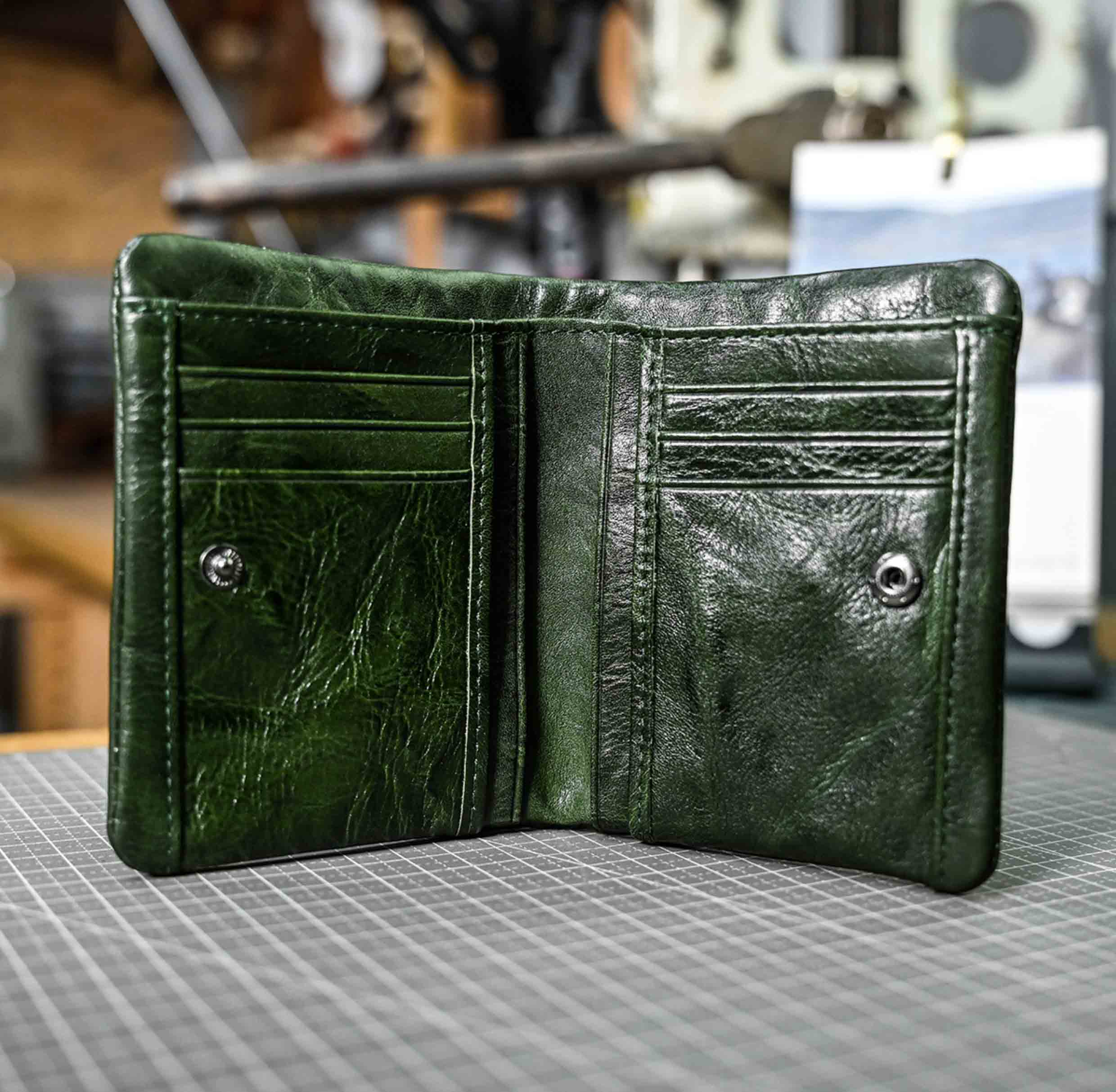 香港狄記皮具 狄記 原創真皮手工 ins郵差包 ins風格包包 頭層牛皮包包 皮革 原創手工真皮 皮件 DEEPKEE 復古包款 小眾軟皮手工包 真皮小方包 6325A 號