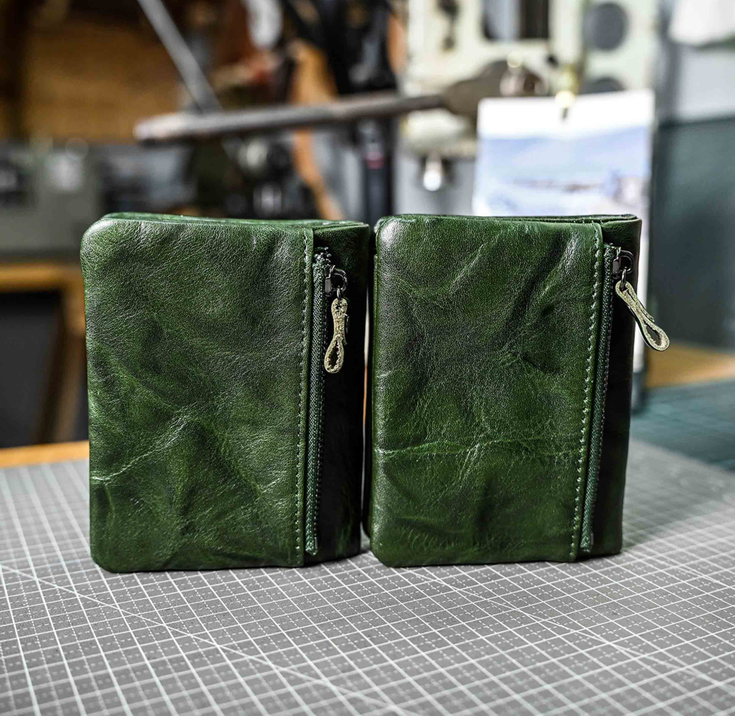 香港狄記皮具 狄記 原創真皮手工 ins郵差包 ins風格包包 頭層牛皮包包 皮革 原創手工真皮 皮件 DEEPKEE 復古包款 小眾軟皮手工包 真皮小方包 6325A 號