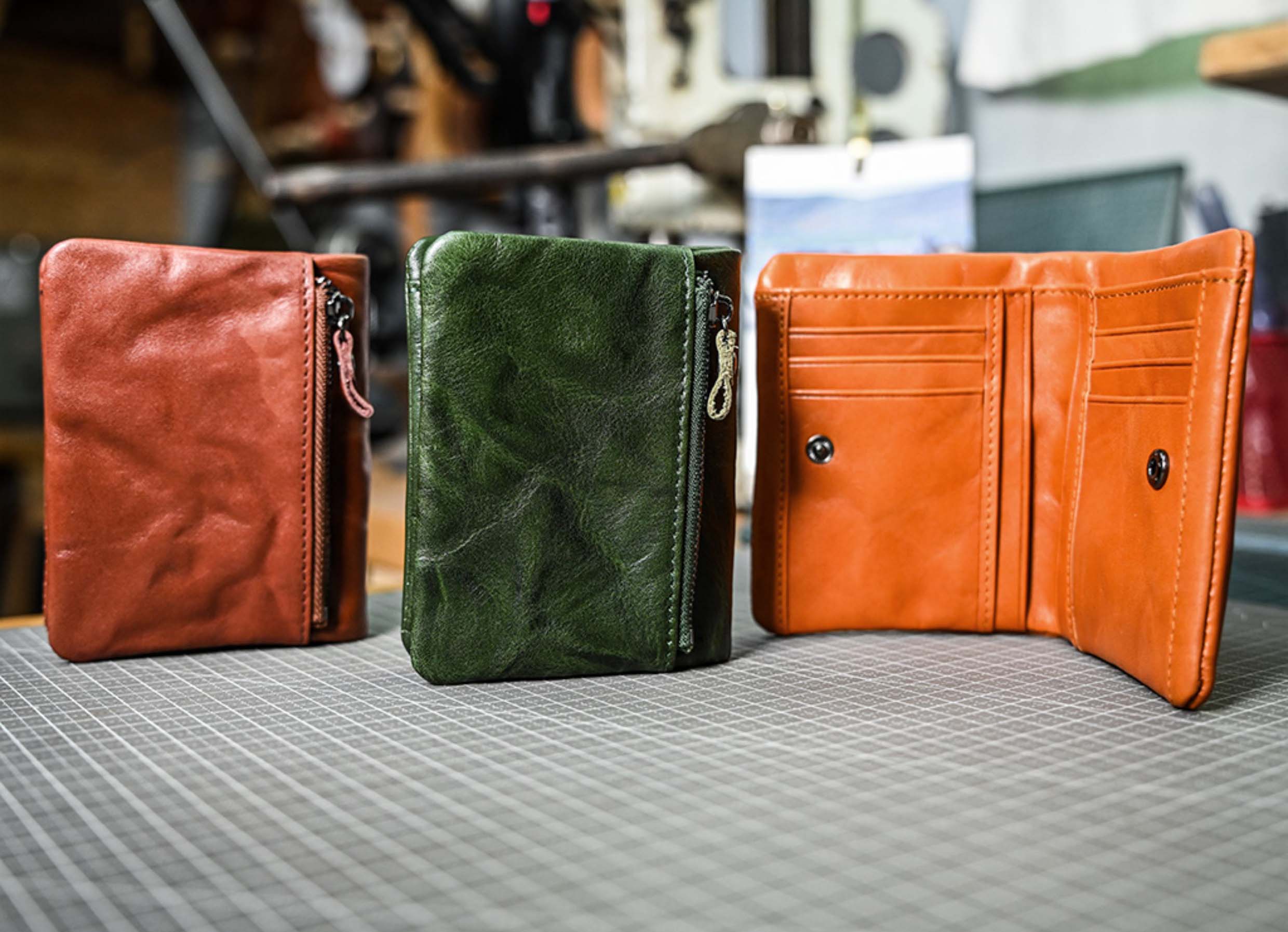 香港狄記皮具 狄記 原創真皮手工 ins郵差包 ins風格包包 頭層牛皮包包 皮革 原創手工真皮 皮件 DEEPKEE 復古包款 小眾軟皮手工包 真皮小方包 6325A 號