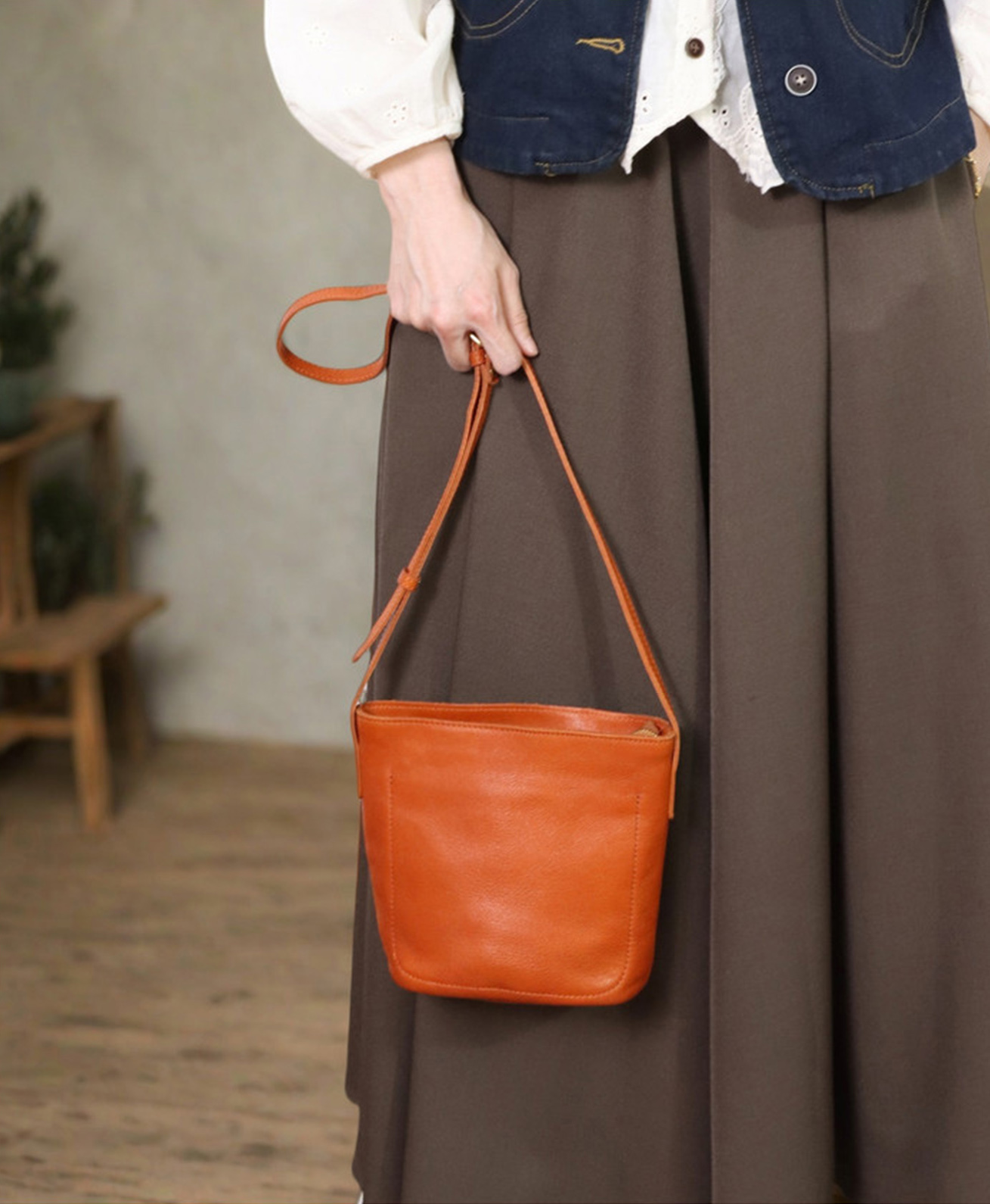 香港狄記皮具 狄記 原創真皮手工 ins郵差包 ins風格包包 頭層牛皮包包 皮革 原創手工真皮 皮件 DEEPKEE 復古真皮手工包