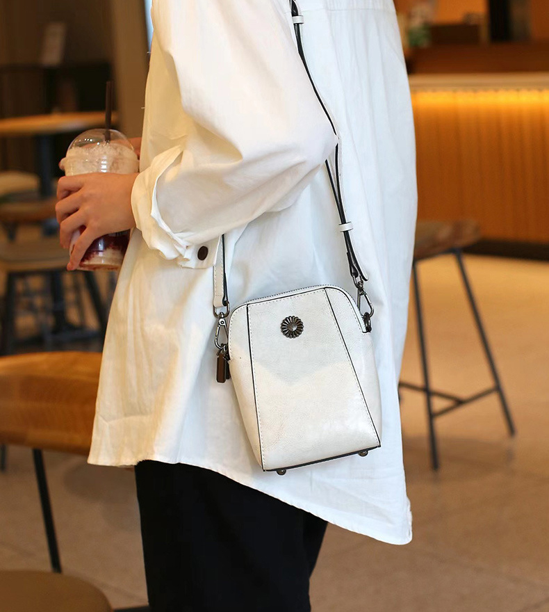 DEEPKEE original nubuck handmade full-grain genuine leather cowhide bag 牛皮手機包女拉鍊小包 6881 號