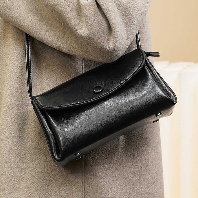 DEEPKEE 時尚萬用真皮小包 7399 號