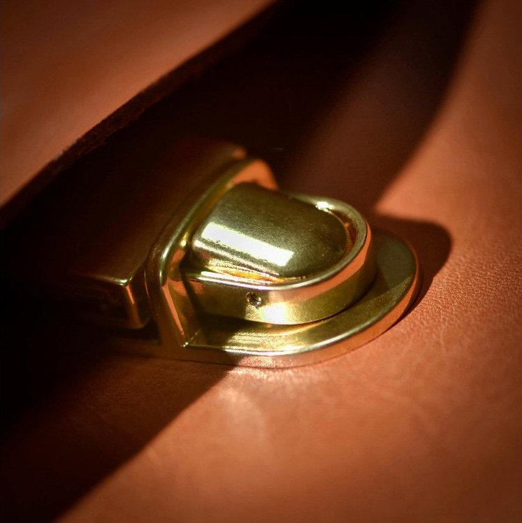 香港狄記皮具 狄記 原創真皮手工 ins郵差包 ins風格包包 頭層牛皮包包 皮革 原創手工真皮 皮件 DEEPKEE 復古真皮手工包