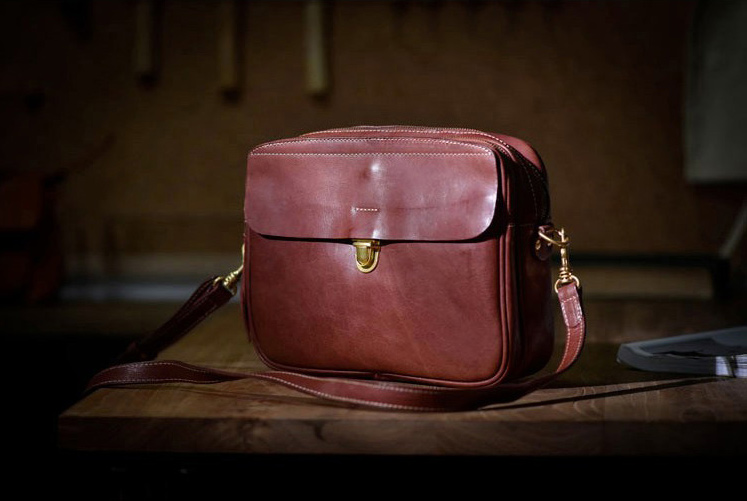 香港狄記皮具 狄記 原創真皮手工 ins郵差包 ins風格包包 頭層牛皮包包 皮革 原創手工真皮 皮件 DEEPKEE 復古真皮手工包
