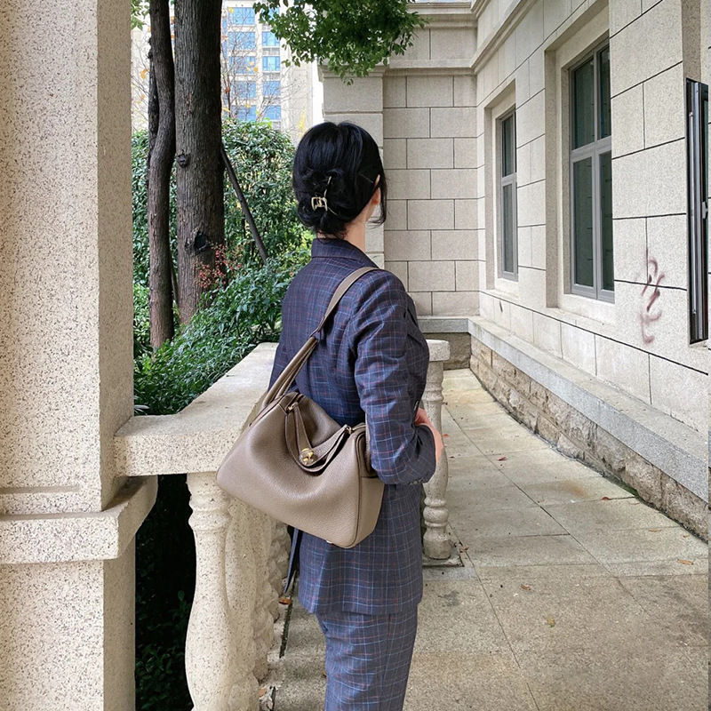 香港狄記 同款TOGO頭層牛皮リ琳迪包 8030號