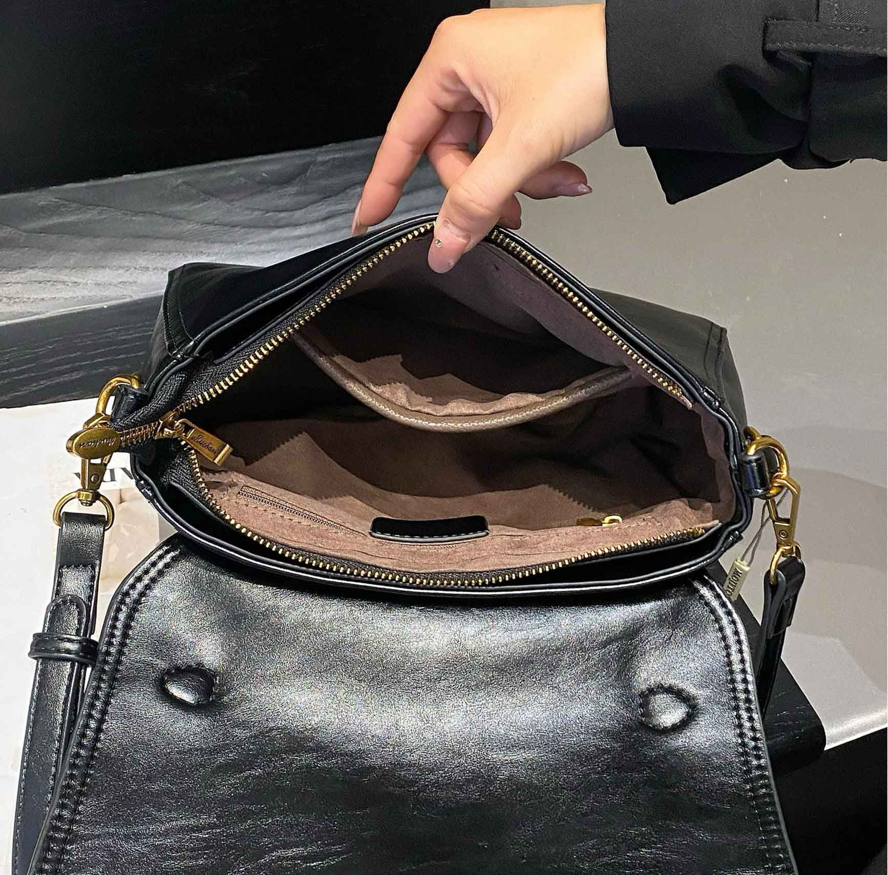 香港狄記皮具 狄記 原創真皮手工 ins郵差包 ins風格包包 頭層牛皮包包 皮革 原創手工真皮 皮件 DEEPKEE 復古真皮手工包