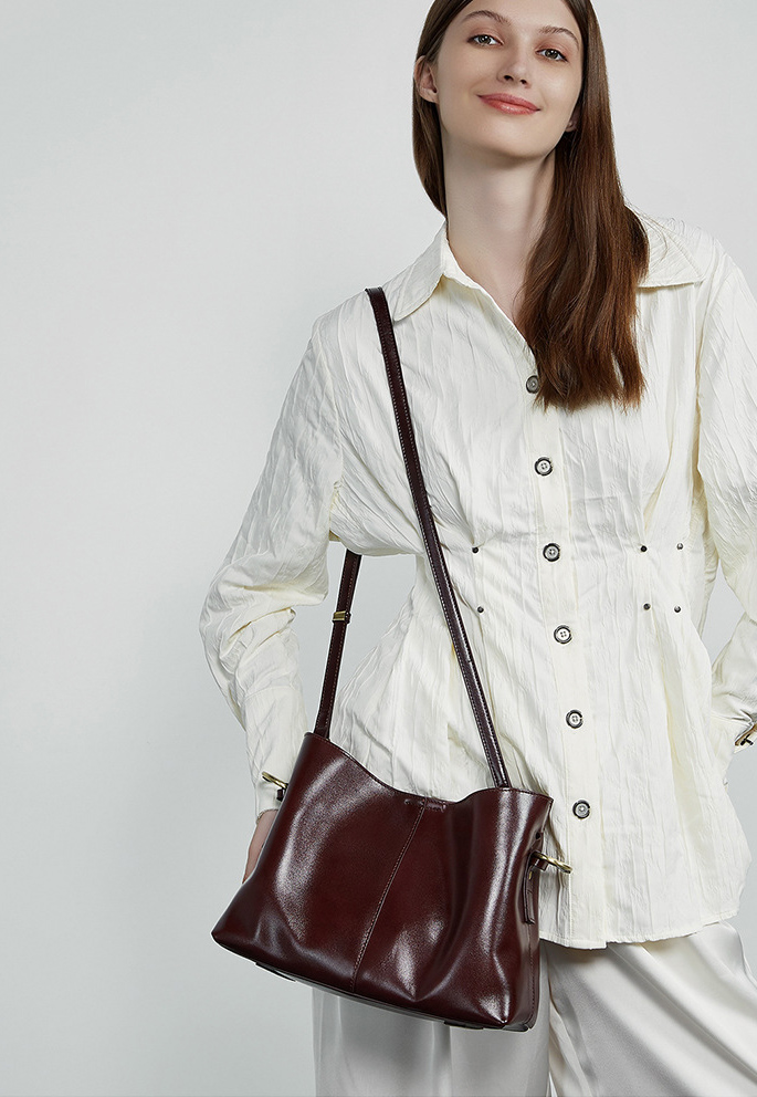 香港狄記皮具 狄記 原創真皮手工 ins郵差包 ins風格包包 頭層牛皮包包 皮革 原創手工真皮 皮件 DEEPKEE 復古真皮手工包