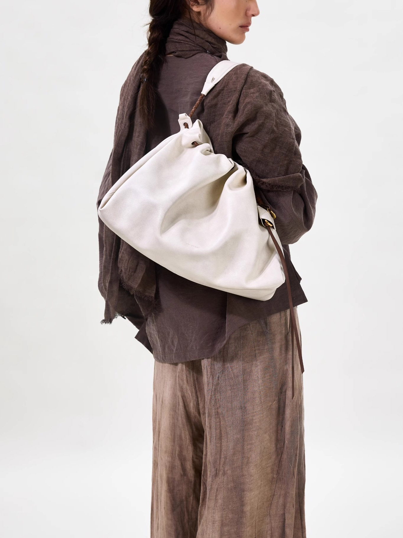 DEEPKEE original nubuck handmade full-grain genuine leather cowhide bag 頭層牛皮流浪包 8965 號