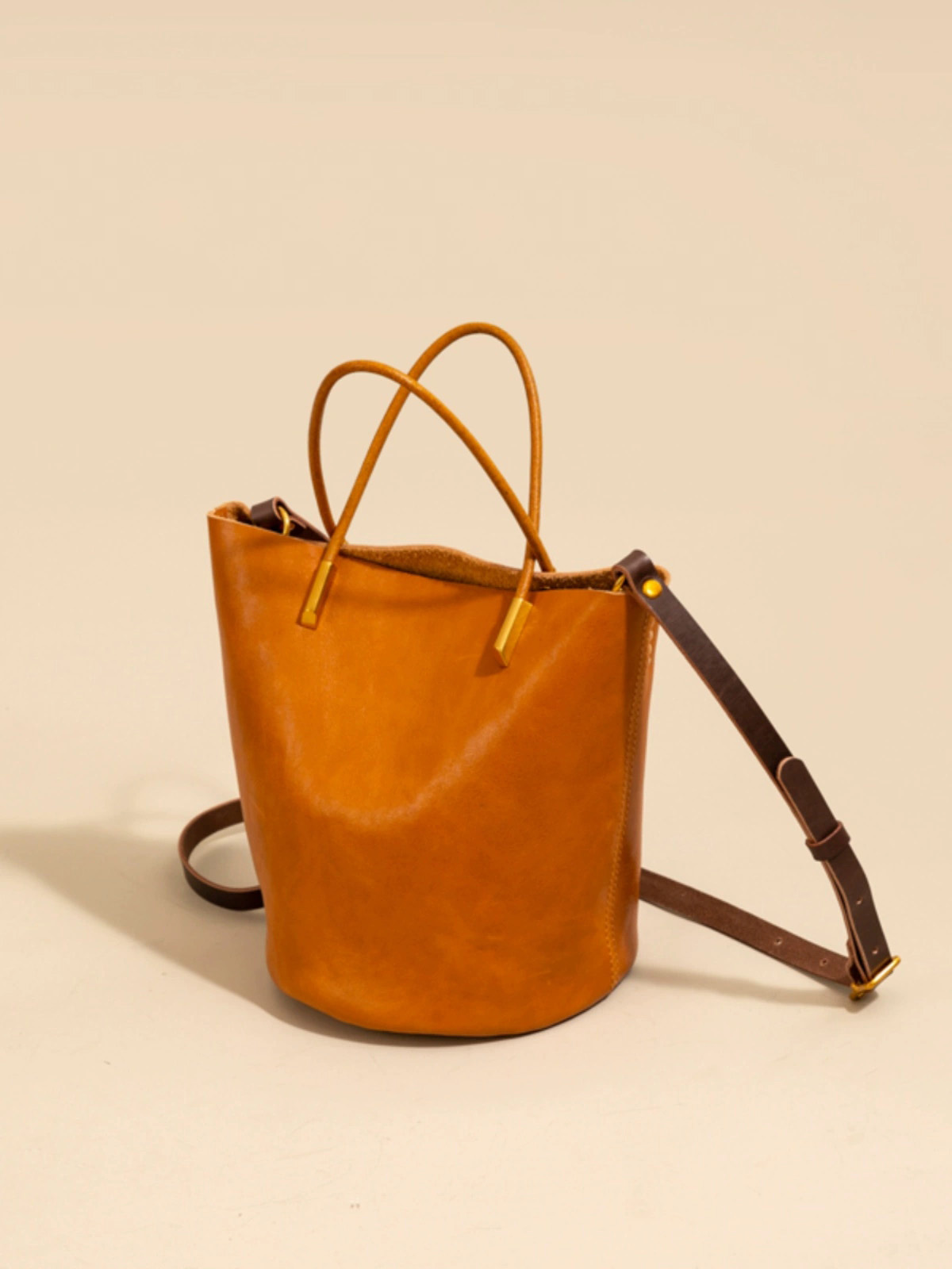 香港狄記皮具 狄記 原創真皮手工 ins郵差包 ins風格包包 頭層牛皮包包 皮革 原創手工真皮 皮件 DEEPKEE 復古真皮手工包