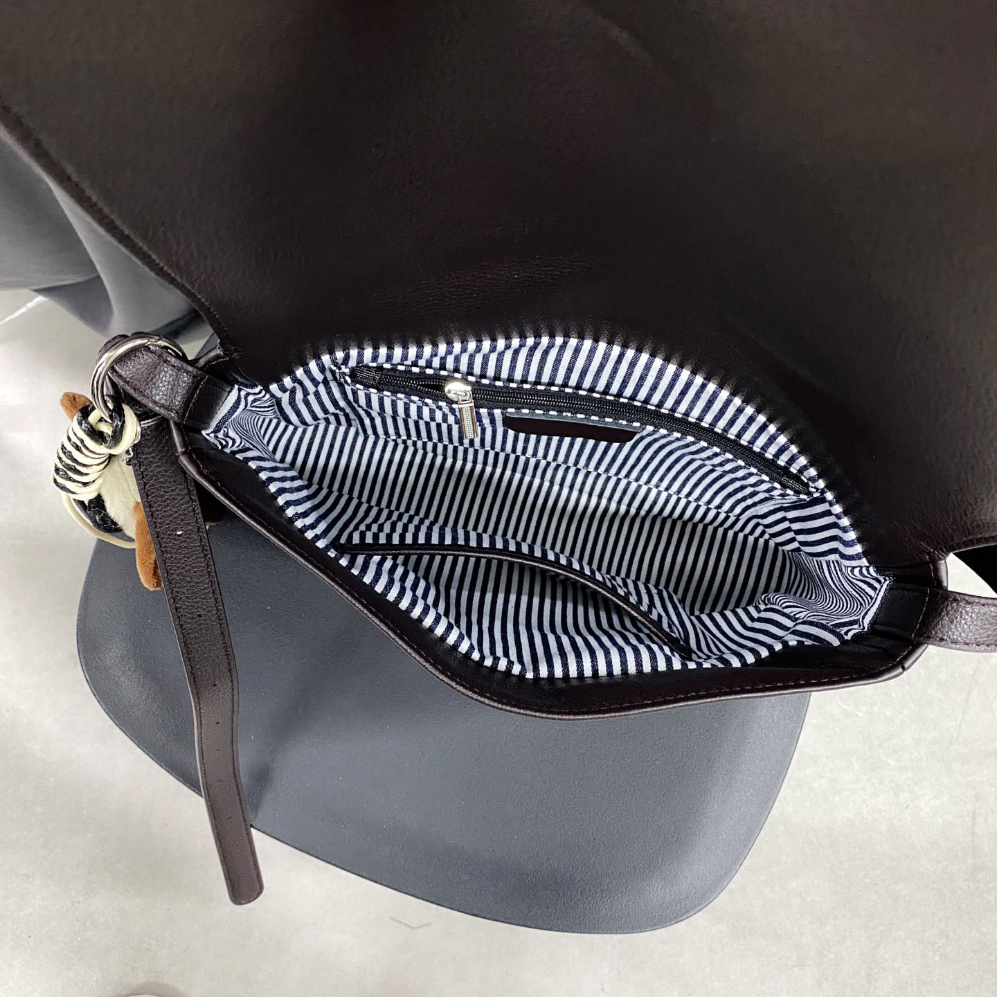 香港狄記皮具 狄記 原創真皮手工 ins郵差包 ins風格包包 頭層牛皮包包 皮革 原創手工真皮 皮件 DEEPKEE 復古真皮手工包