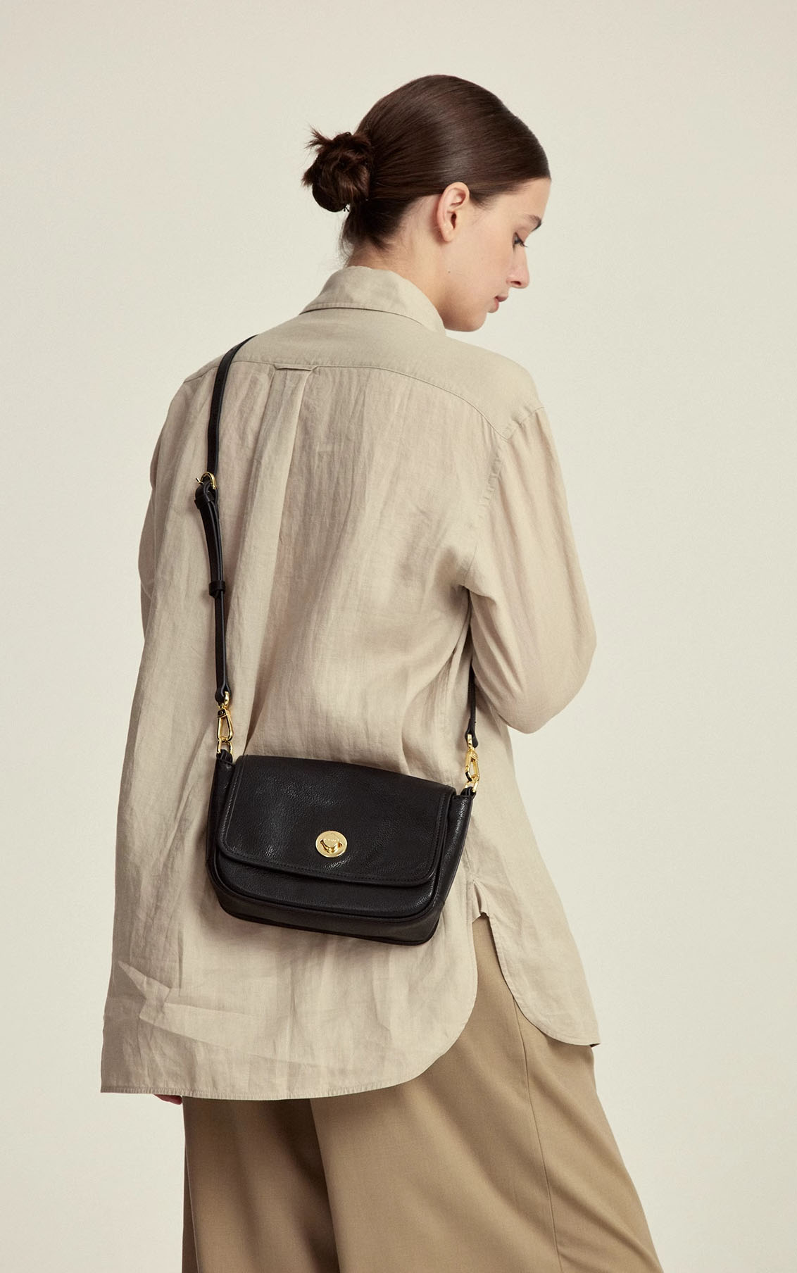 香港狄記皮具 狄記 原創真皮手工 ins郵差包 ins風格包包 頭層牛皮包包 皮革 原創手工真皮 皮件 DEEPKEE 復古真皮手工包