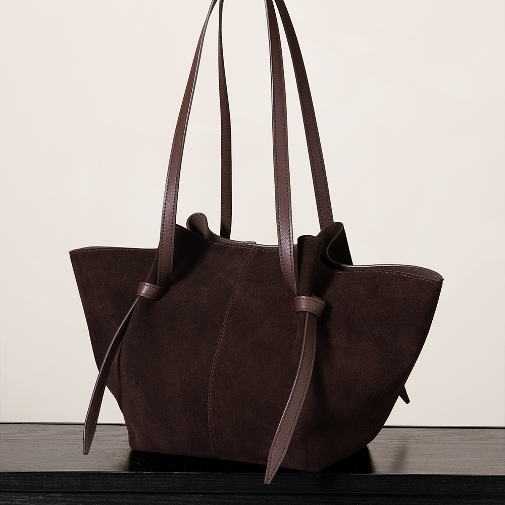 DEEPKEE 光沢のあるマットな牛革を使用した高品質 翅膀包 9822號