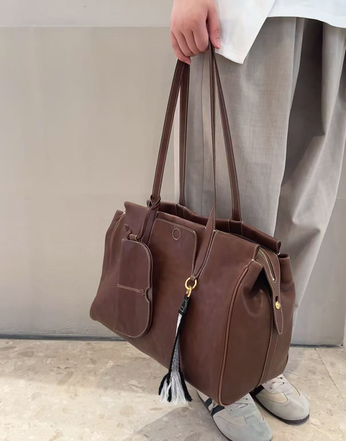 香港狄記皮具 狄記 原創真皮手工 ins郵差包 ins風格包包 頭層牛皮包包 皮革 原創手工真皮 皮件 DEEPKEE 復古真皮手工包