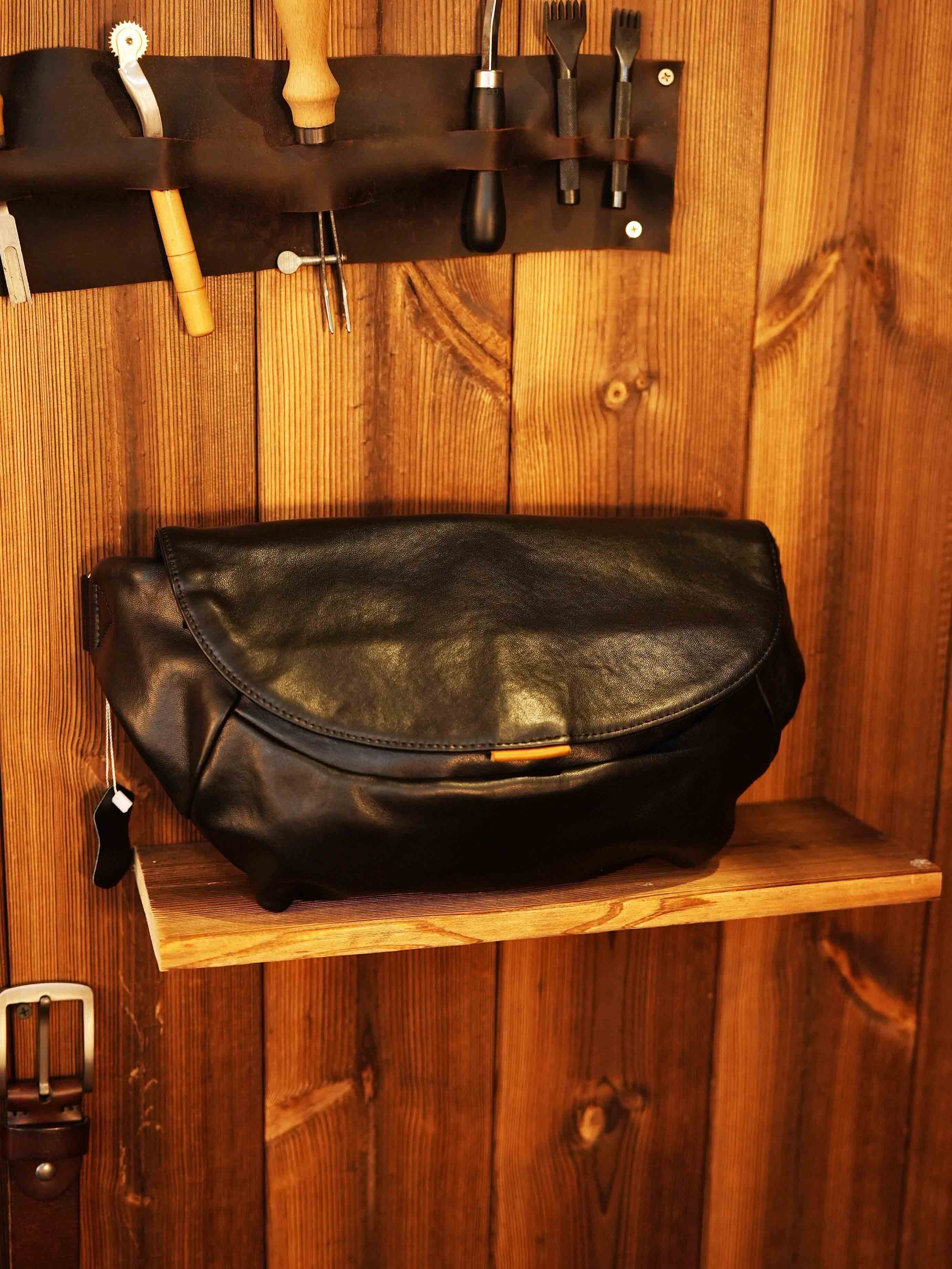 香港狄記皮具 狄記 原創真皮手工 ins郵差包 ins風格包包 頭層牛皮包包 皮革 原創手工真皮 皮件 DEEPKEE 復古真皮手工包