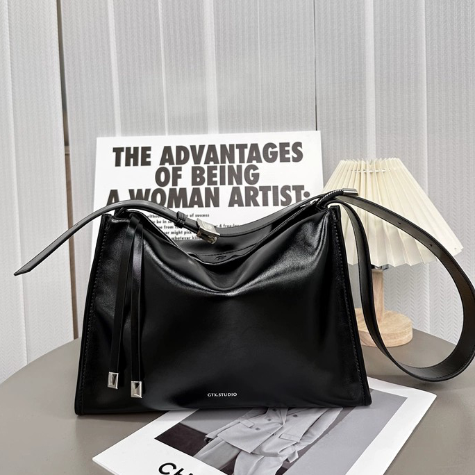 DEEPKEE-黑色高級感肩斜背包A273號