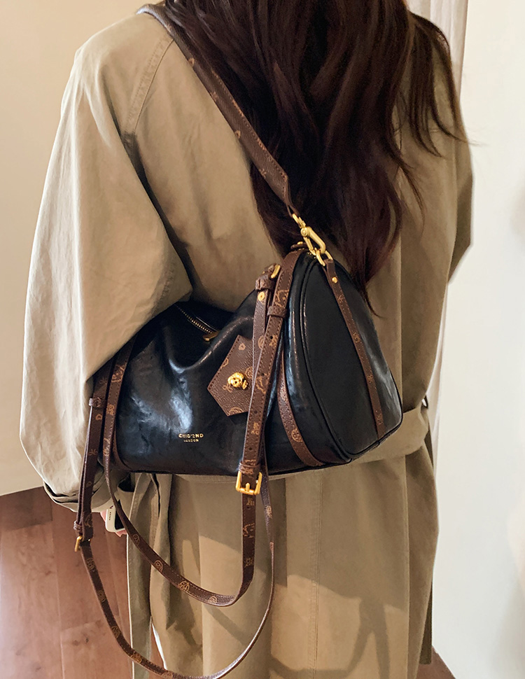 DEEPKEE original nubuck handmade full-grain genuine leather cowhide bag 黑夜騎士枕頭包 CD33238號