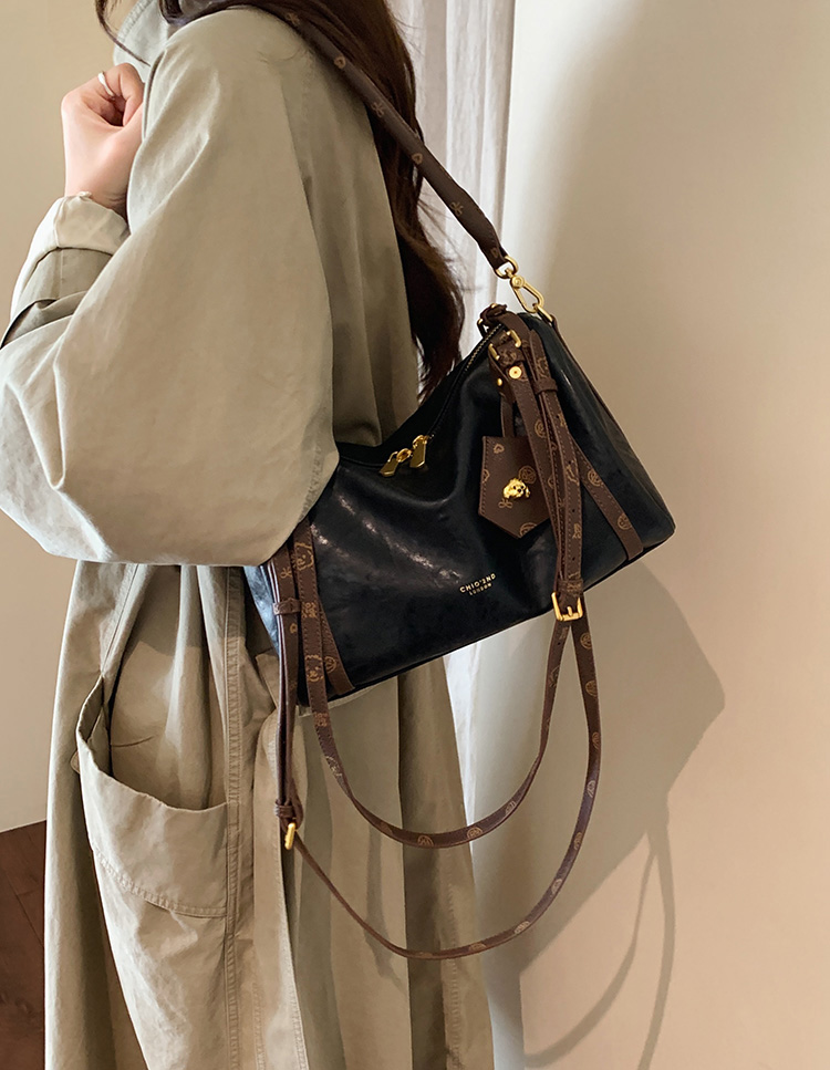 DEEPKEE original nubuck handmade full-grain genuine leather cowhide bag 黑夜騎士枕頭包 CD33238號