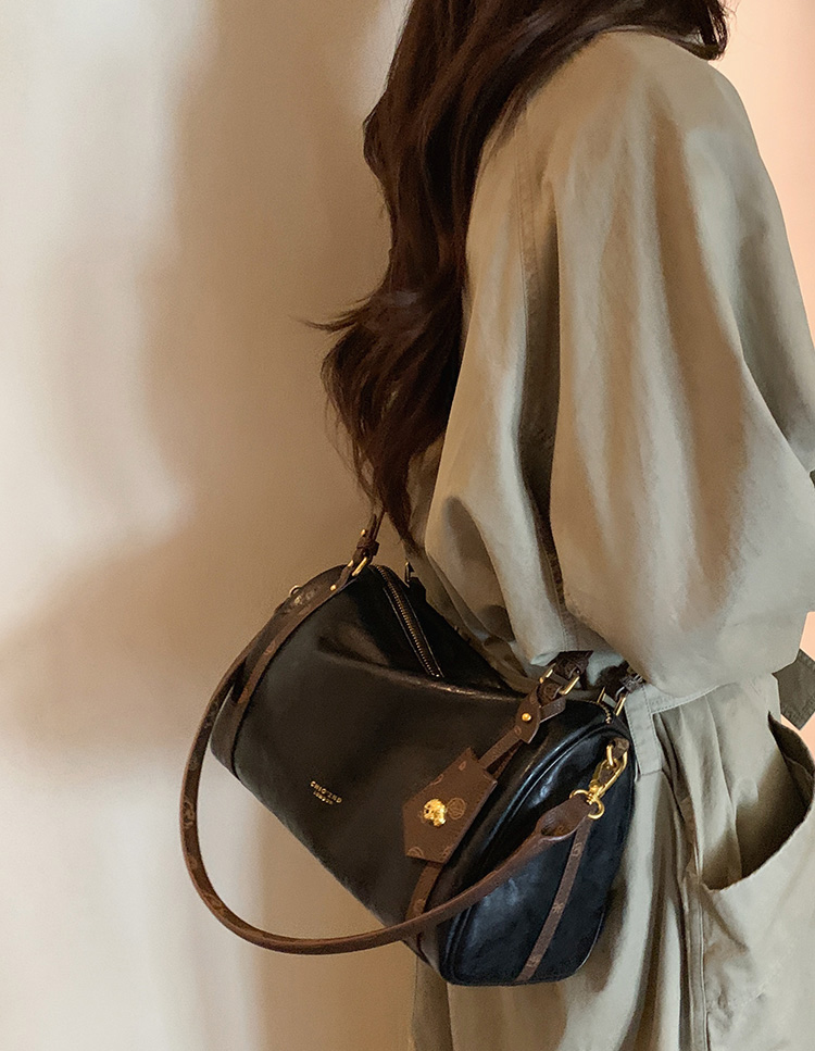 DEEPKEE original nubuck handmade full-grain genuine leather cowhide bag 黑夜騎士枕頭包 CD33238號