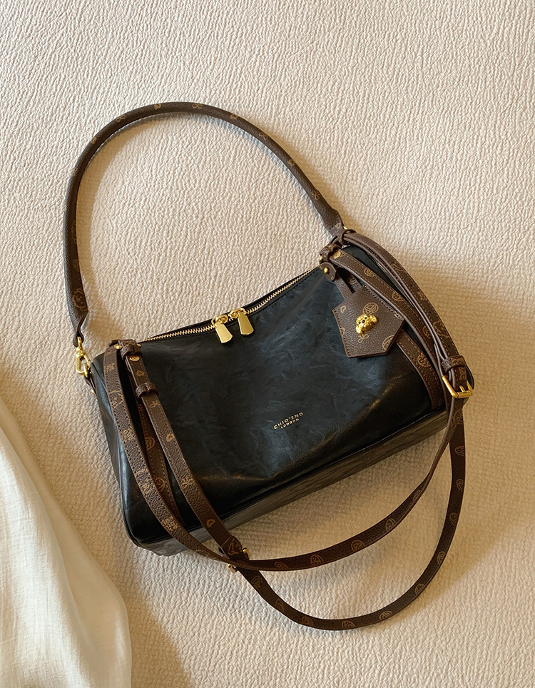 DEEPKEE original nubuck handmade full-grain genuine leather cowhide bag 黑夜騎士枕頭包 CD33238號