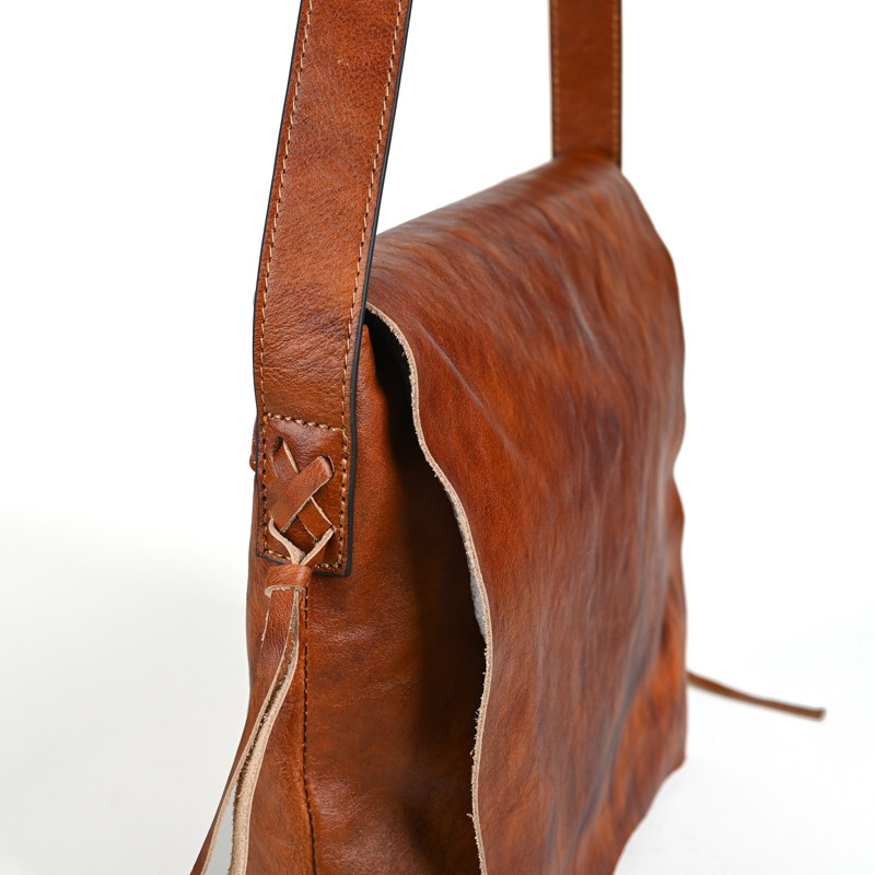 香港狄記皮具 狄記 原創真皮手工 ins郵差包 ins風格包包 頭層牛皮包包 皮革 原創手工真皮 皮件 DEEPKEE 復古真皮手工包