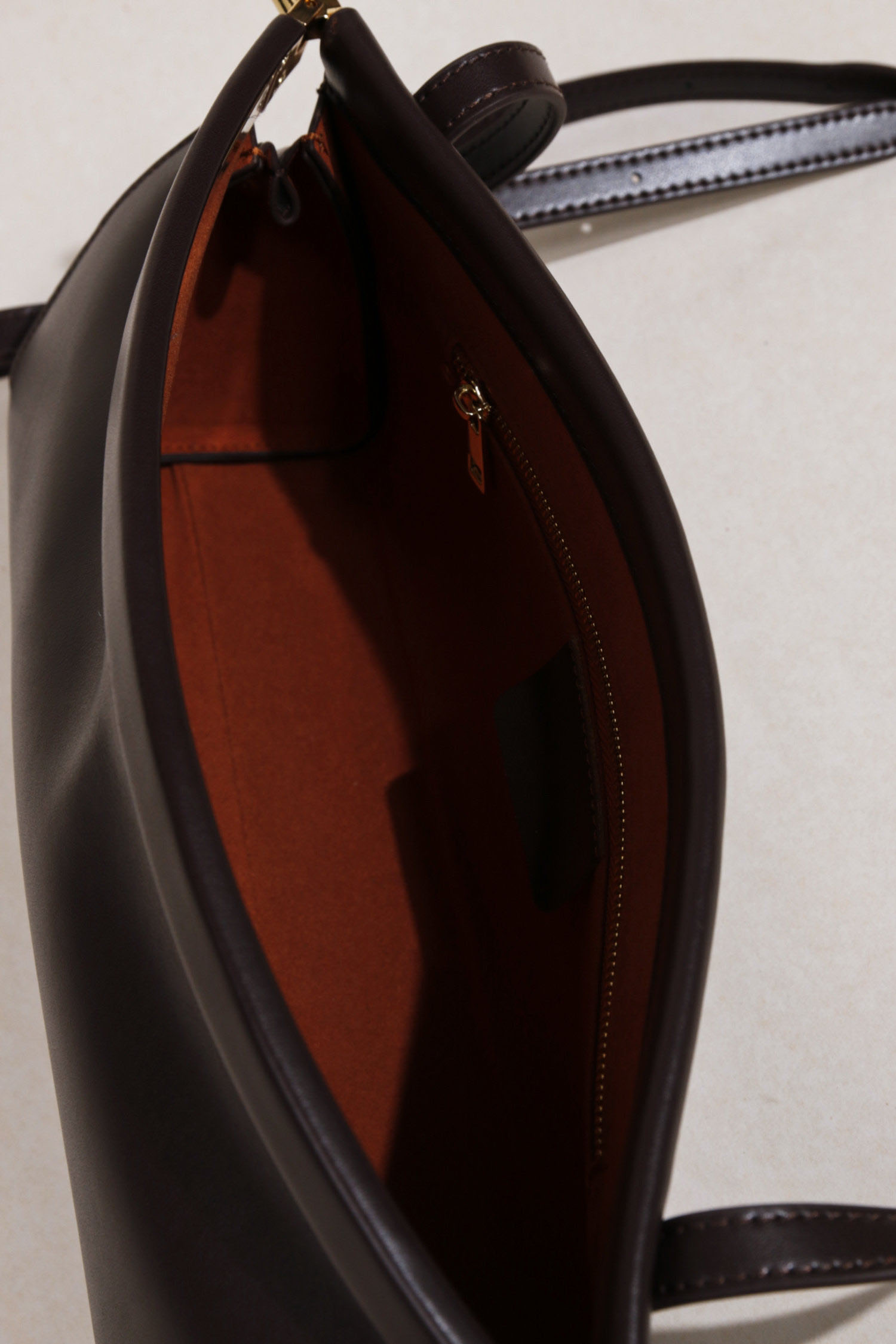 香港狄記皮具 狄記 原創真皮手工 ins郵差包 ins風格包包 頭層牛皮包包 皮革 原創手工真皮 皮件 DEEPKEE 復古真皮手工包