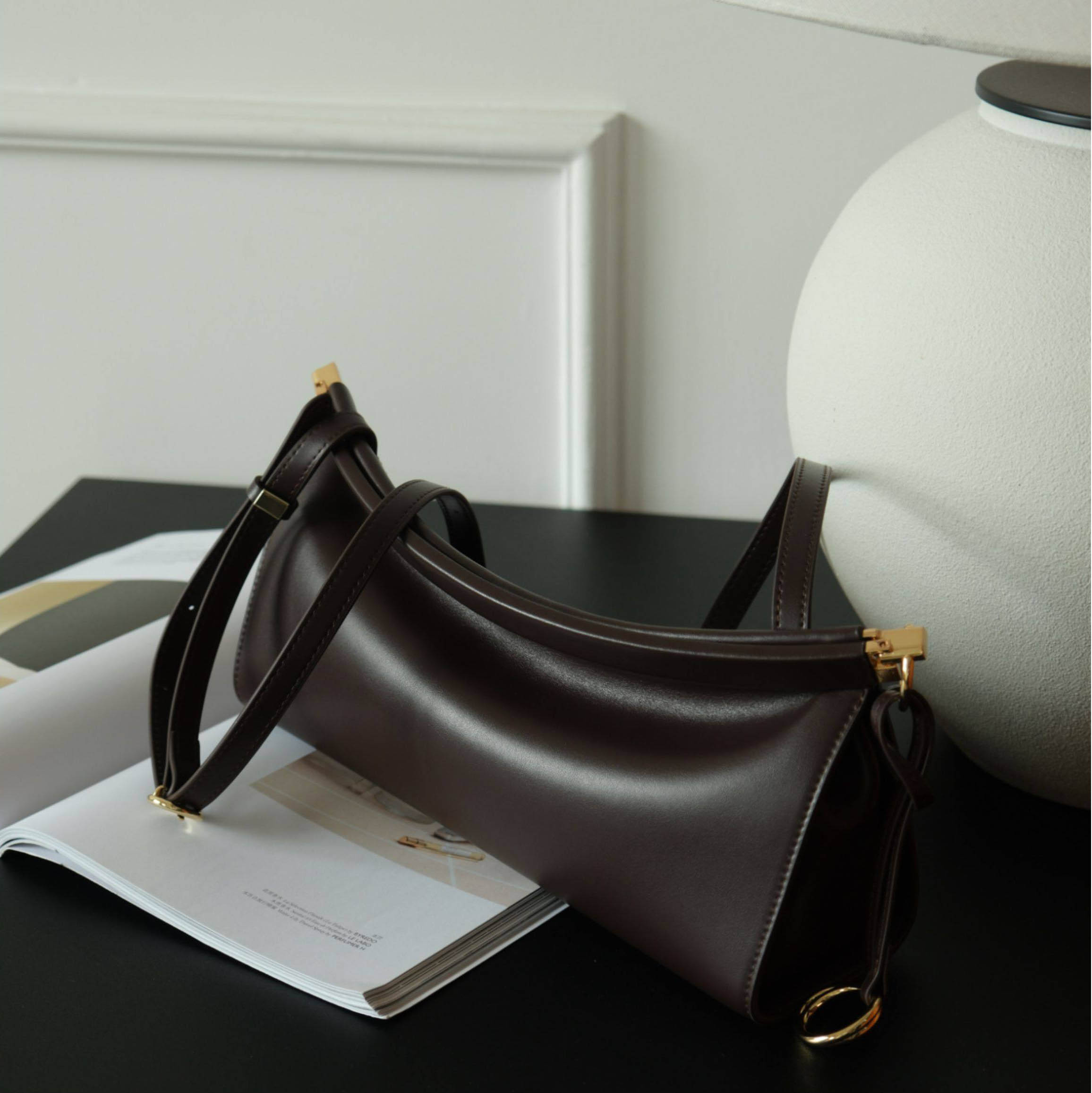 香港狄記皮具 狄記 原創真皮手工 ins郵差包 ins風格包包 頭層牛皮包包 皮革 原創手工真皮 皮件 DEEPKEE 復古真皮手工包