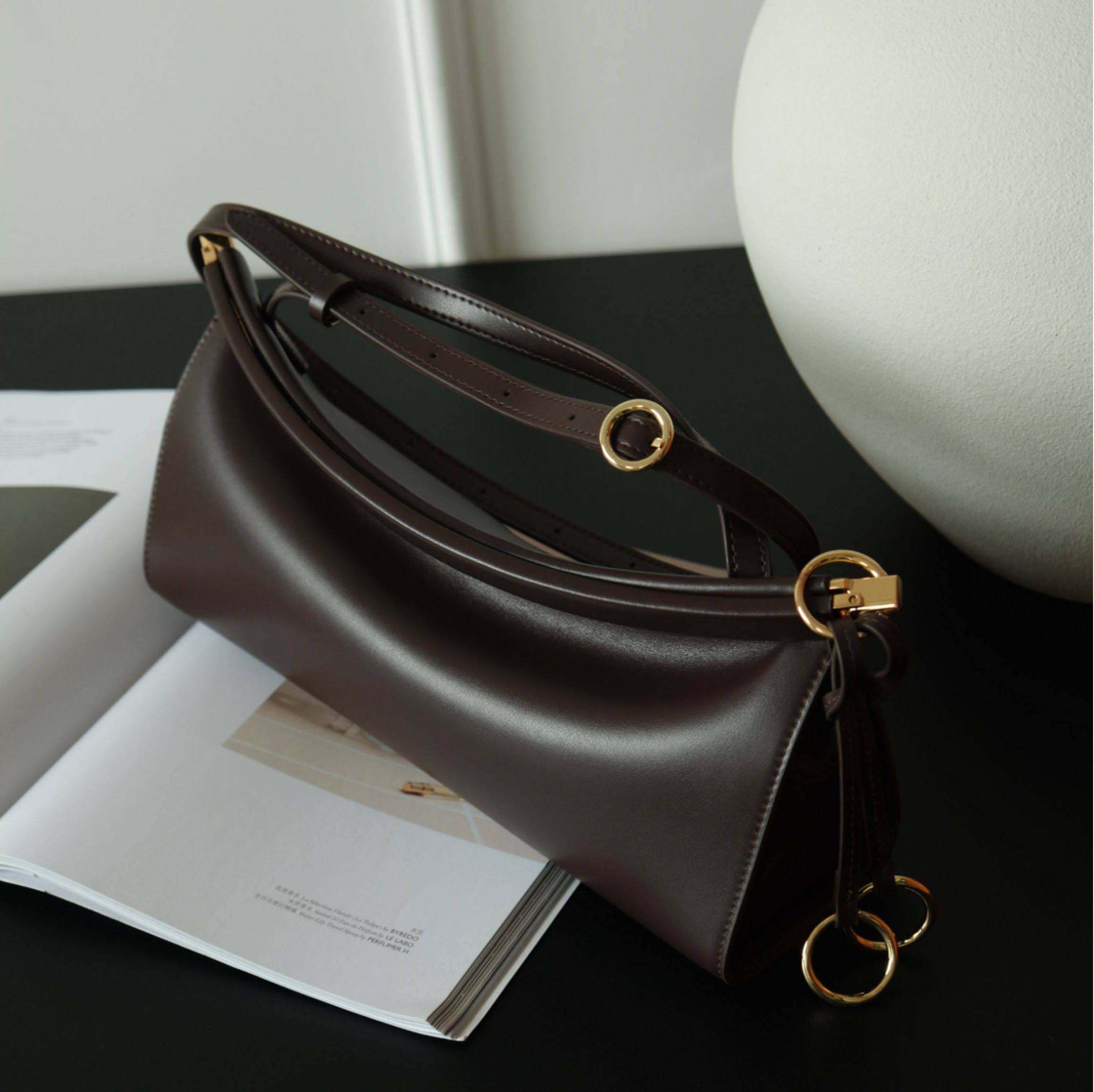 香港狄記皮具 狄記 原創真皮手工 ins郵差包 ins風格包包 頭層牛皮包包 皮革 原創手工真皮 皮件 DEEPKEE 復古真皮手工包