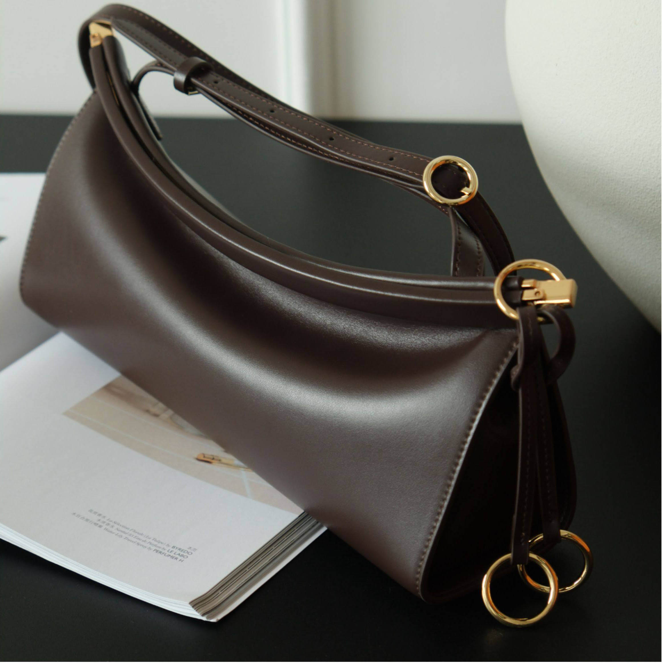 香港狄記皮具 狄記 原創真皮手工 ins郵差包 ins風格包包 頭層牛皮包包 皮革 原創手工真皮 皮件 DEEPKEE 復古真皮手工包