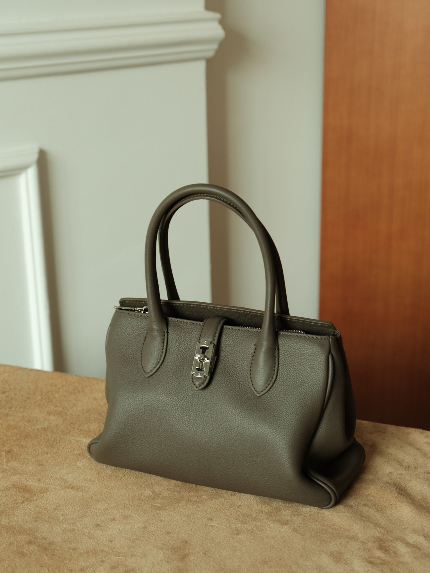 香港狄記皮具 狄記 原創真皮手工 ins郵差包 ins風格包包 頭層牛皮包包 皮革 原創手工真皮 皮件 DEEPKEE 復古真皮手工包