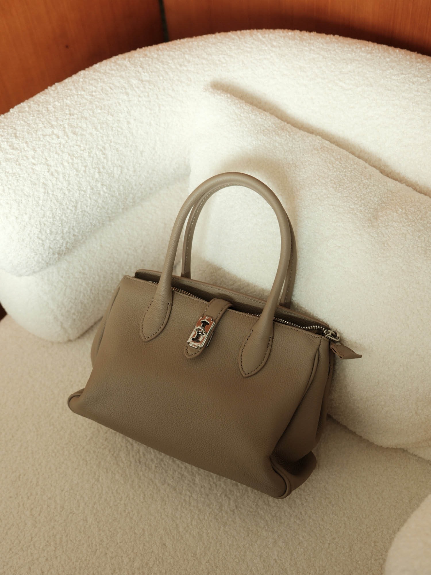 香港狄記皮具 狄記 原創真皮手工 ins郵差包 ins風格包包 頭層牛皮包包 皮革 原創手工真皮 皮件 DEEPKEE 復古真皮手工包