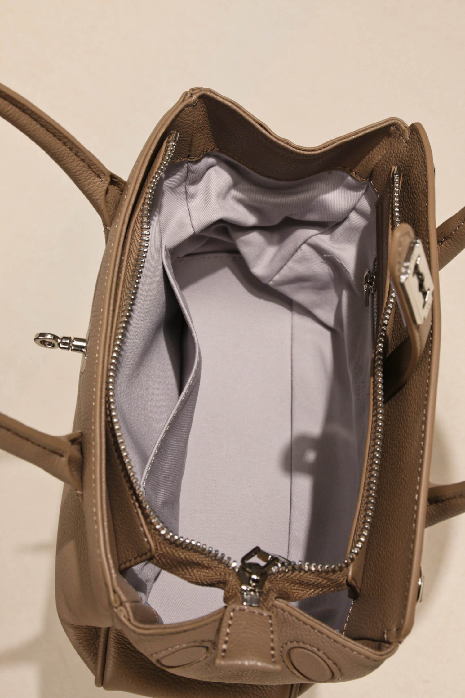 香港狄記皮具 狄記 原創真皮手工 ins郵差包 ins風格包包 頭層牛皮包包 皮革 原創手工真皮 皮件 DEEPKEE 復古真皮手工包