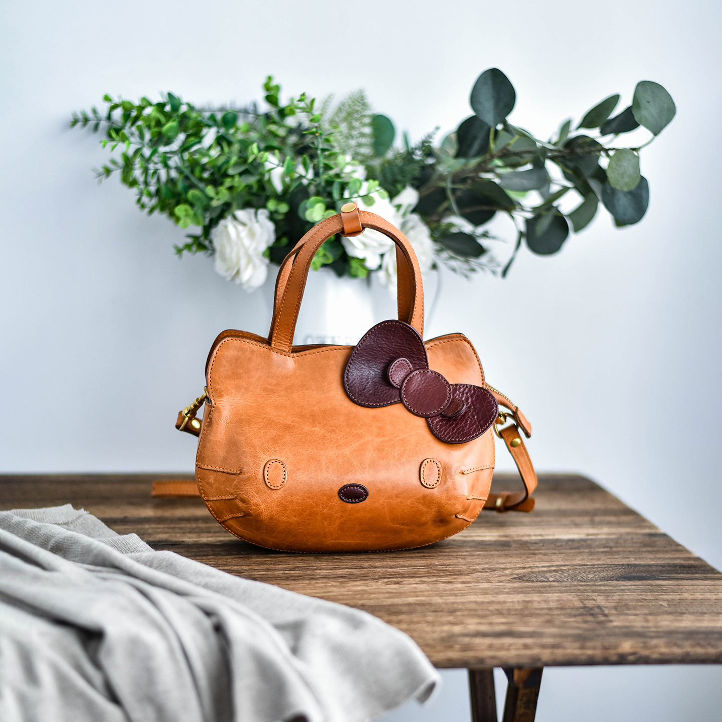 香港狄記手工製作 - 原創 頭層植鞣牛皮 可愛Kitty包 HZ_6302號