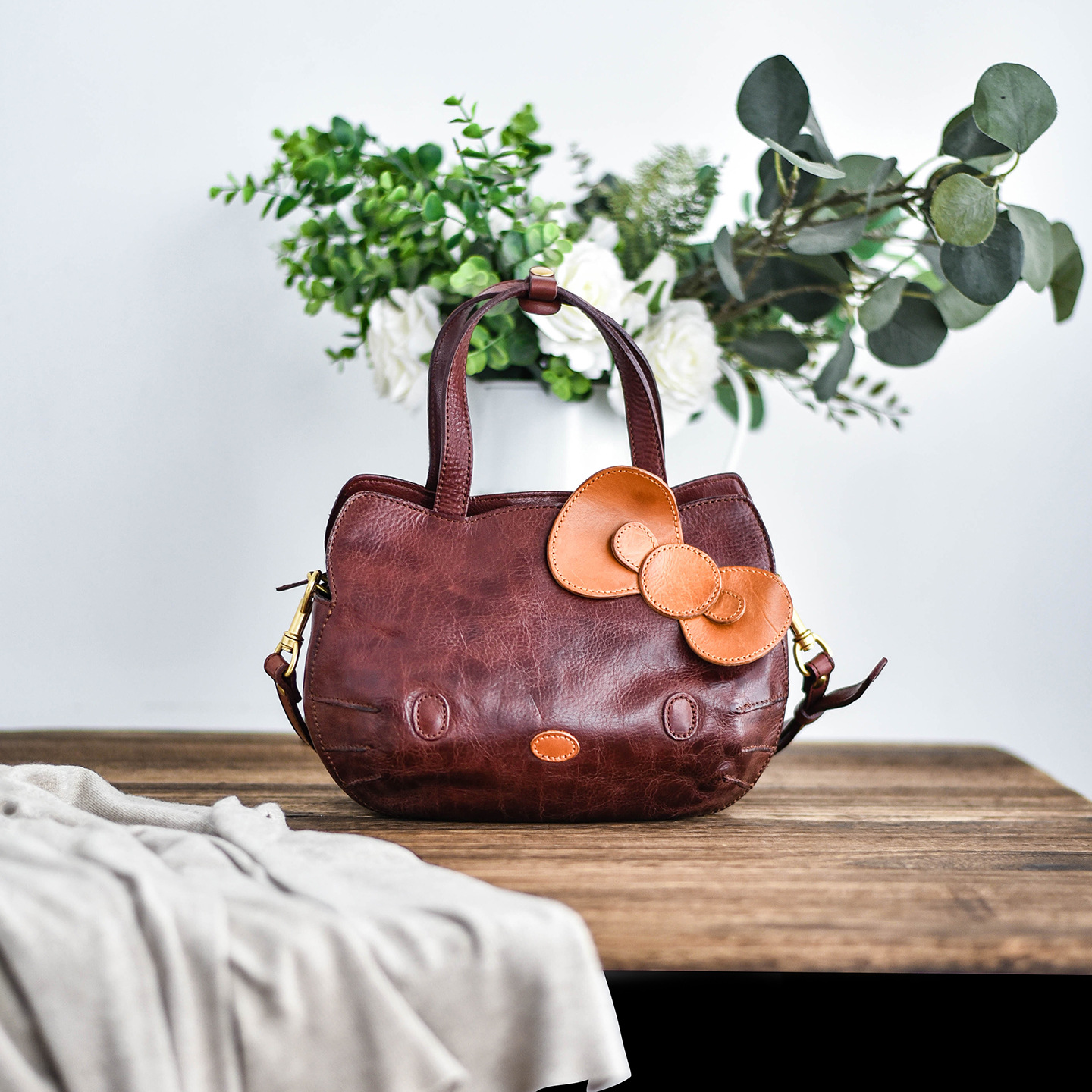 香港狄記手工製作 - 原創 頭層植鞣牛皮 可愛Kitty包 HZ_6302號