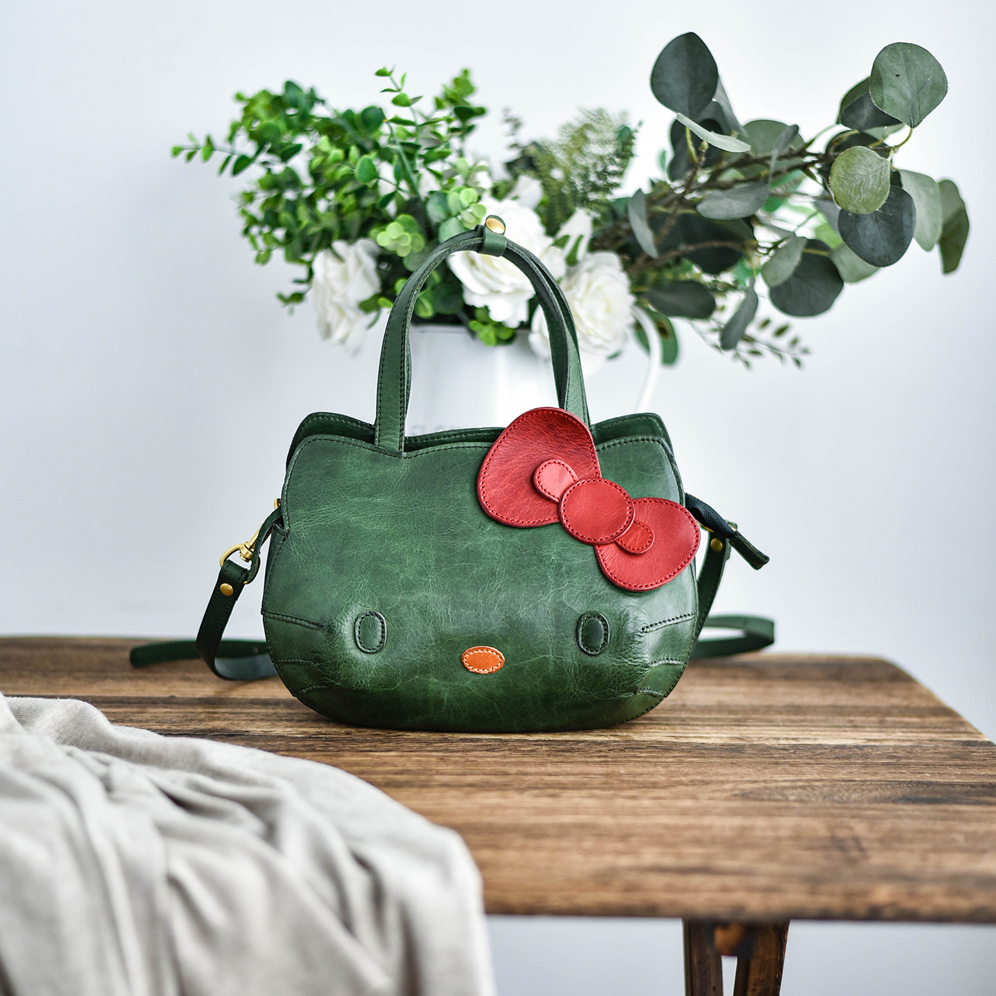 香港狄記手工製作 - 原創 頭層植鞣牛皮 可愛Kitty包 HZ_6302號