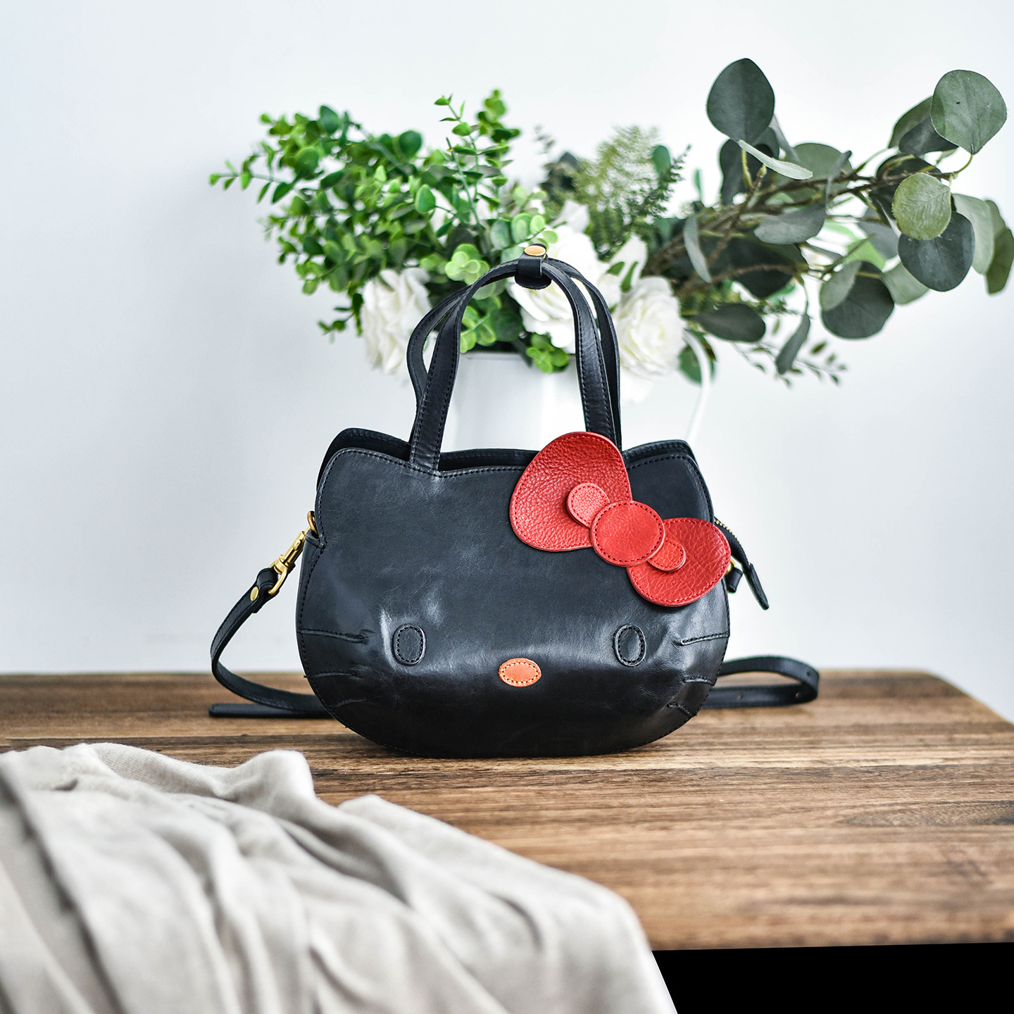 香港狄記手工製作 - 原創 頭層植鞣牛皮 可愛Kitty包 HZ_6302號