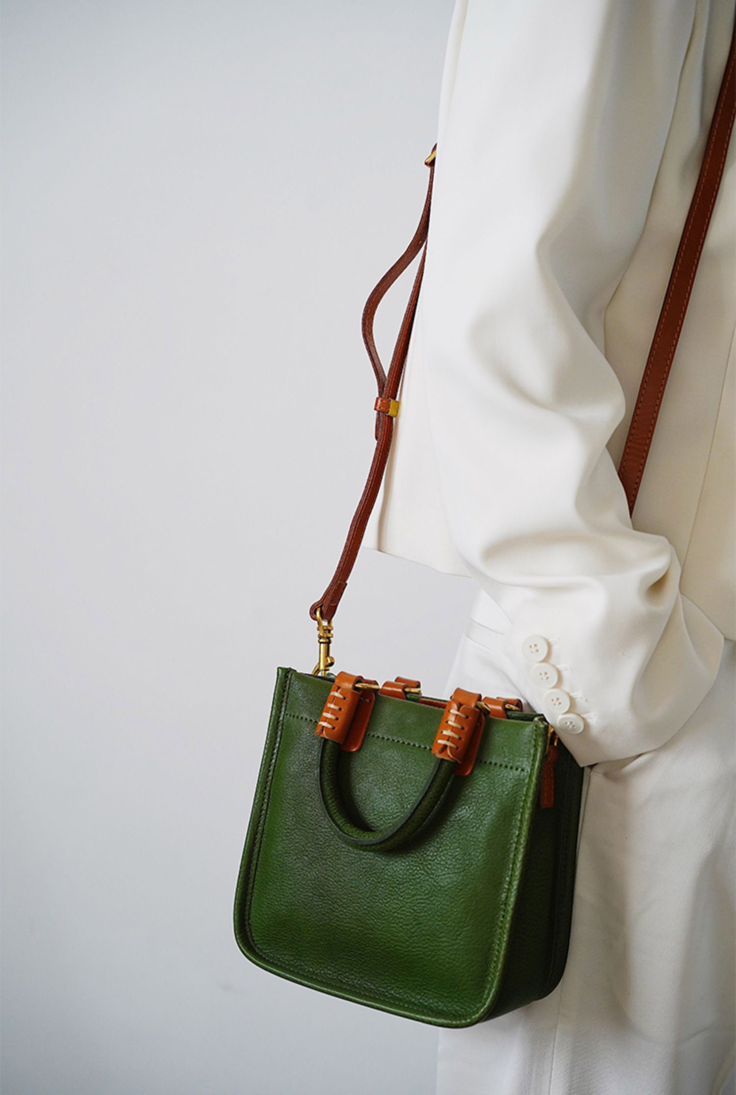 香港狄記皮具 狄記 原創真皮手工 ins郵差包 ins風格包包 頭層牛皮包包 皮革 原創手工真皮 皮件 DEEPKEE 復古真皮手工包