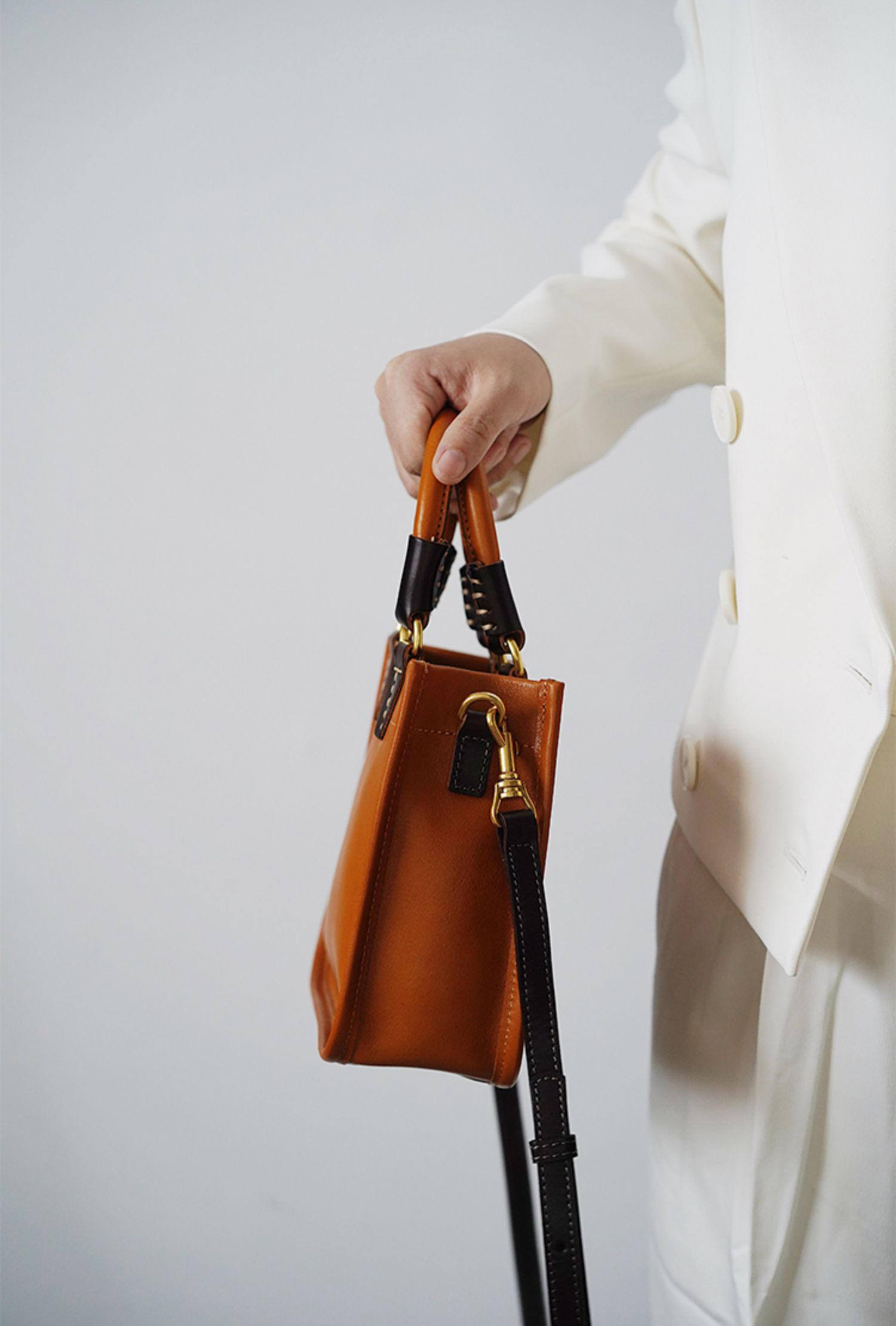 香港狄記皮具 狄記 原創真皮手工 ins郵差包 ins風格包包 頭層牛皮包包 皮革 原創手工真皮 皮件 DEEPKEE 復古真皮手工包