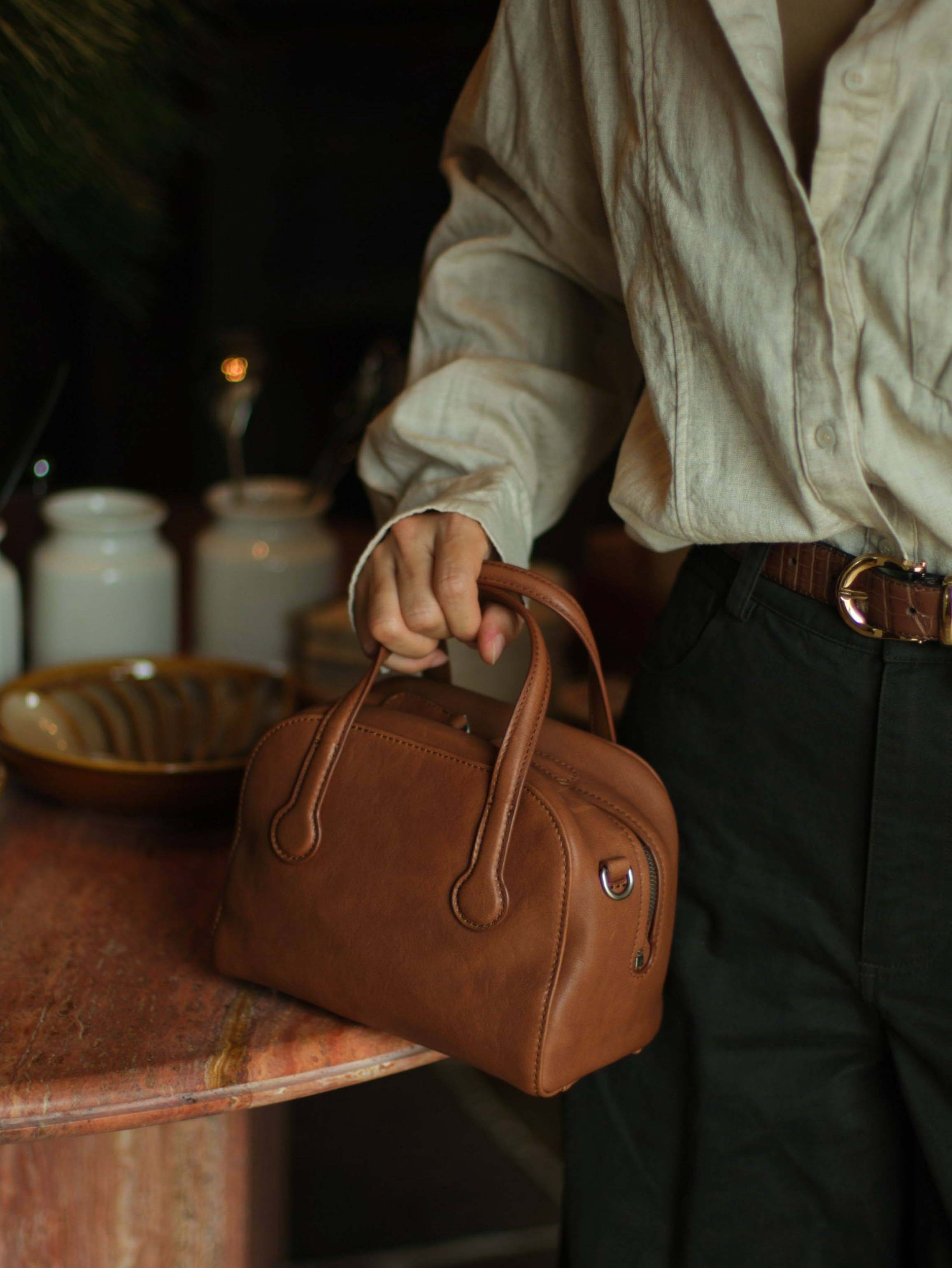 香港狄記皮具 狄記 原創真皮手工 ins郵差包 ins風格包包 頭層牛皮包包 皮革 原創手工真皮 皮件 DEEPKEE 復古真皮手工包