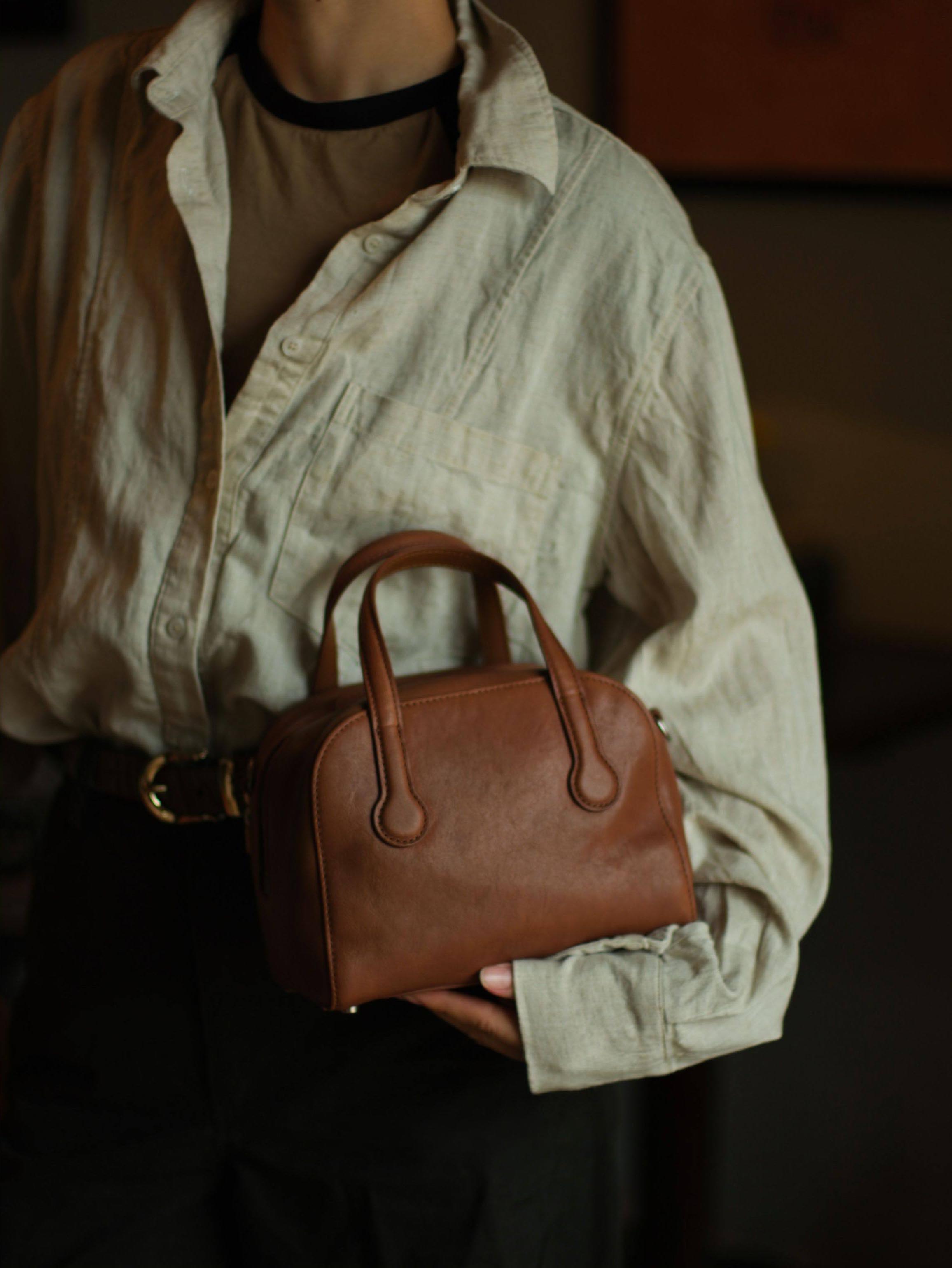 香港狄記皮具 狄記 原創真皮手工 ins郵差包 ins風格包包 頭層牛皮包包 皮革 原創手工真皮 皮件 DEEPKEE 復古真皮手工包