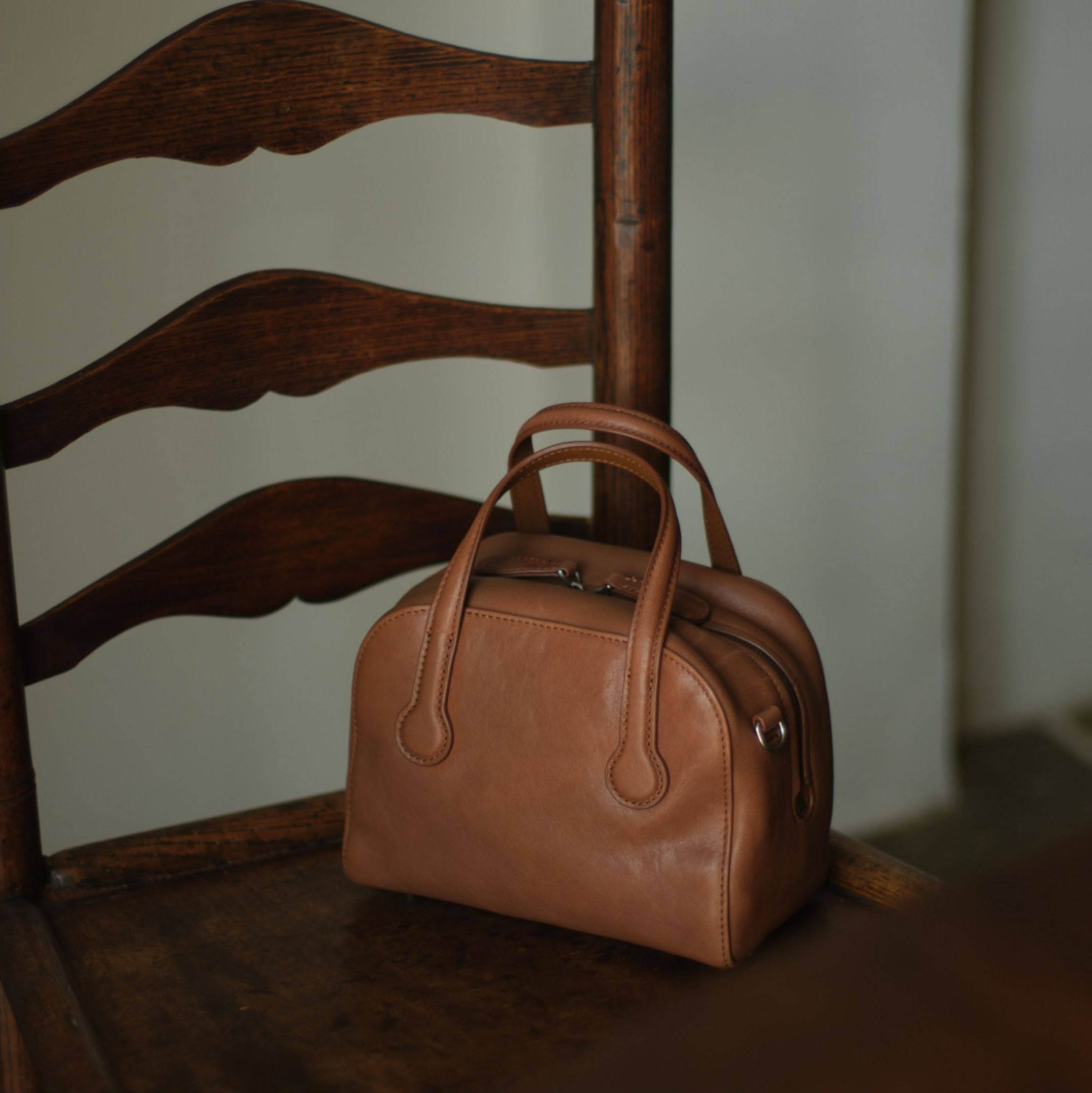 香港狄記皮具 狄記 原創真皮手工 ins郵差包 ins風格包包 頭層牛皮包包 皮革 原創手工真皮 皮件 DEEPKEE 復古真皮手工包