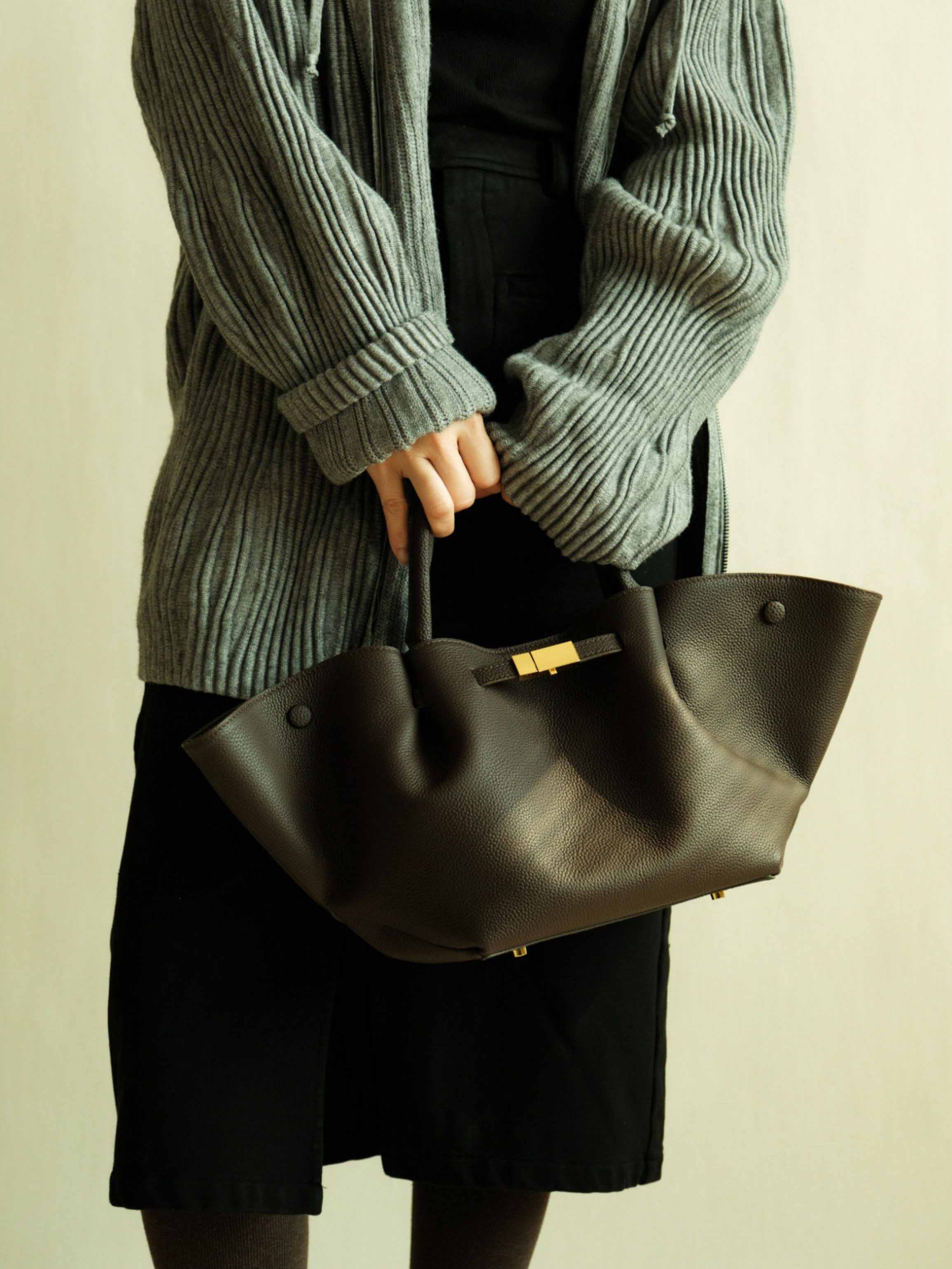 香港狄記皮具 狄記 原創真皮手工 ins郵差包 ins風格包包 頭層牛皮包包 皮革 原創手工真皮 皮件 DEEPKEE 復古真皮手工包