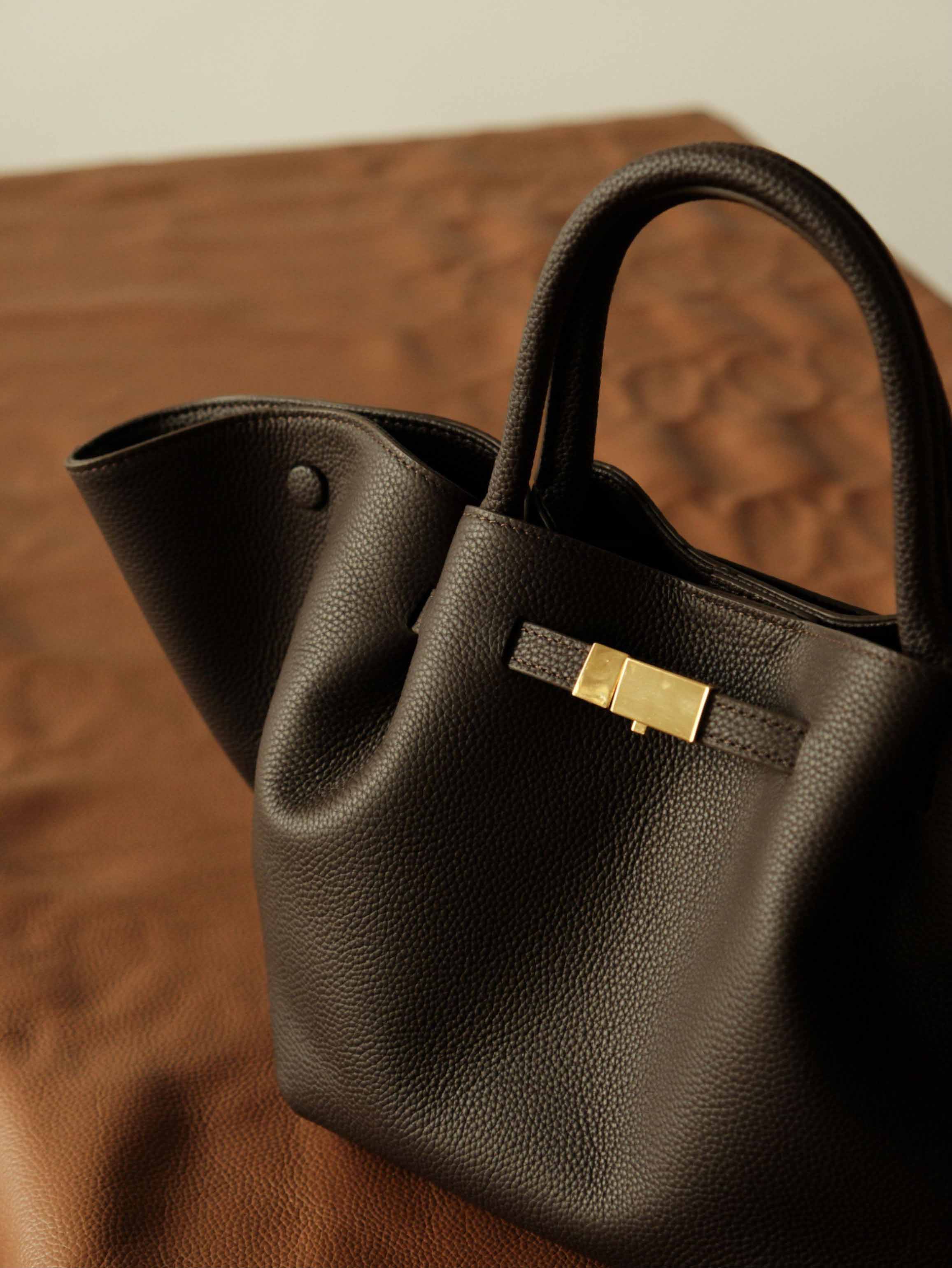 香港狄記皮具 狄記 原創真皮手工 ins郵差包 ins風格包包 頭層牛皮包包 皮革 原創手工真皮 皮件 DEEPKEE 復古真皮手工包