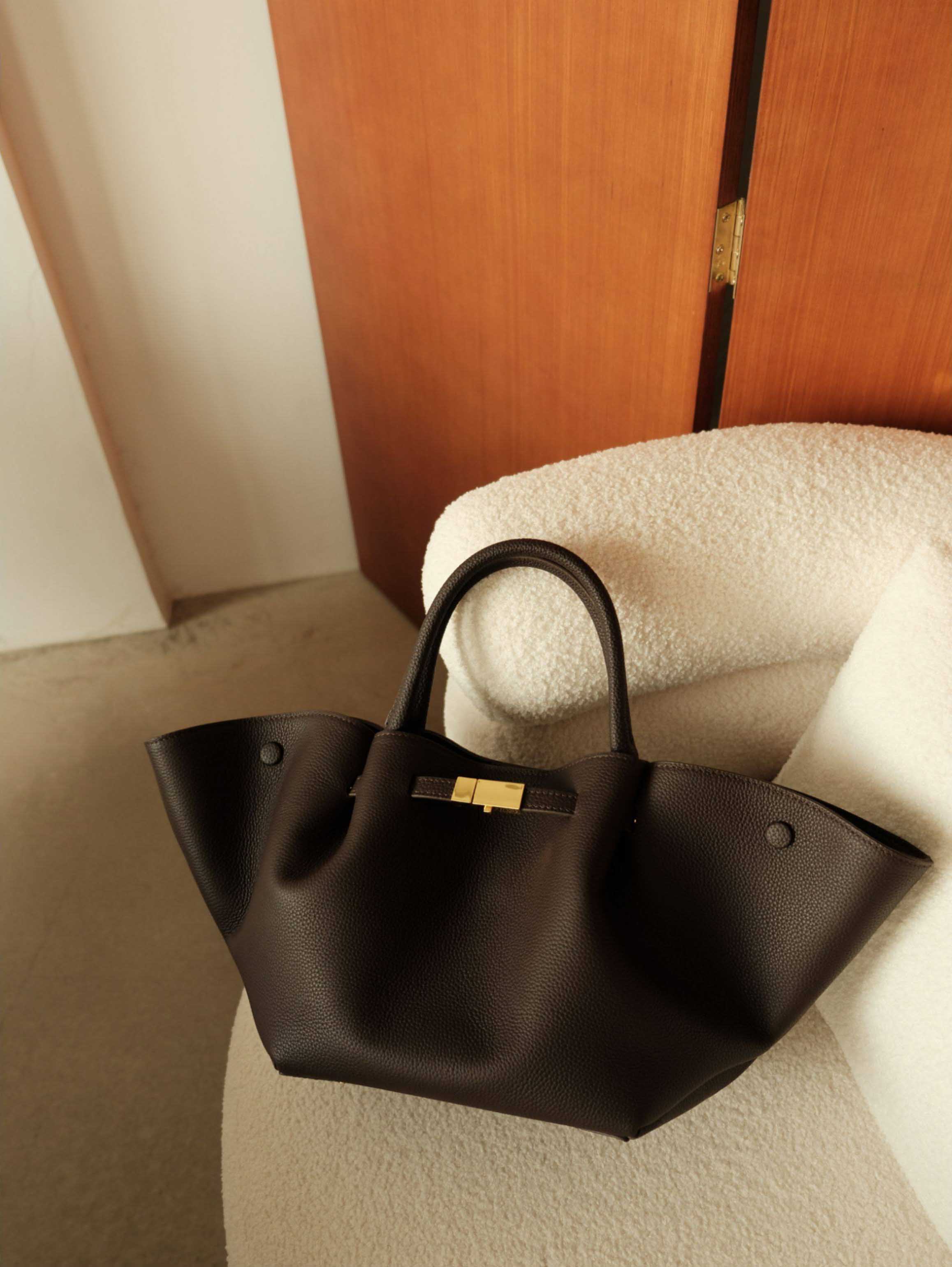 香港狄記皮具 狄記 原創真皮手工 ins郵差包 ins風格包包 頭層牛皮包包 皮革 原創手工真皮 皮件 DEEPKEE 復古真皮手工包