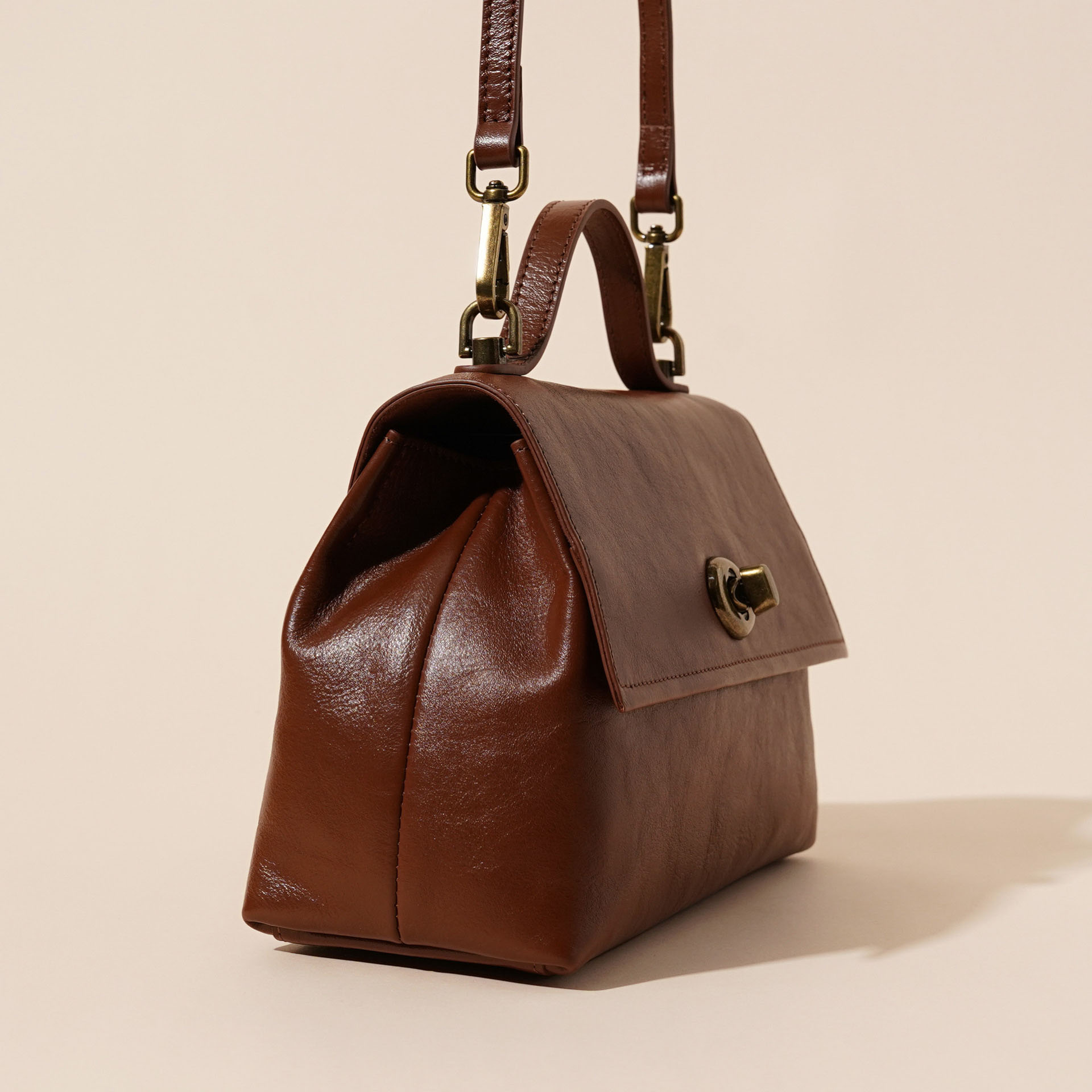 香港狄記皮具 狄記 原創真皮手工 ins郵差包 ins風格包包 頭層牛皮包包 皮革 原創手工真皮 皮件 DEEPKEE 復古真皮手工包