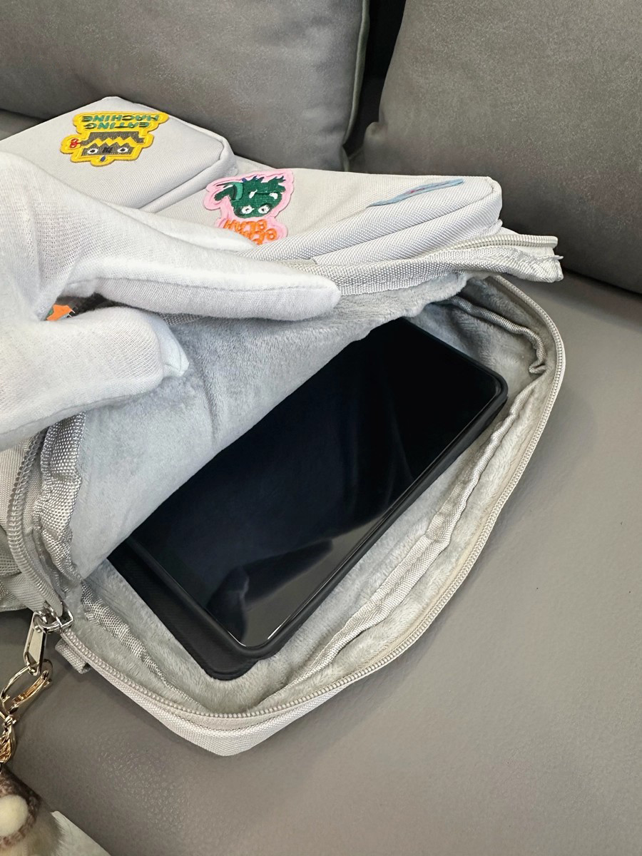 DEEPKEE BAGS 正品卡通怪物貼布電腦包 FF002號