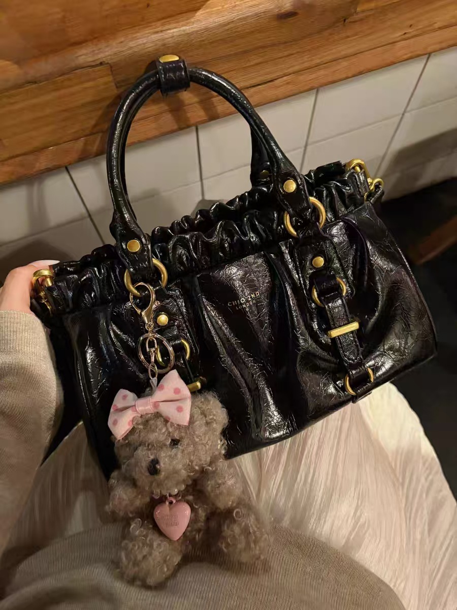 DEEPKEE BAGS 油蠟黑色褶皺斜跨手提包 CD33385號