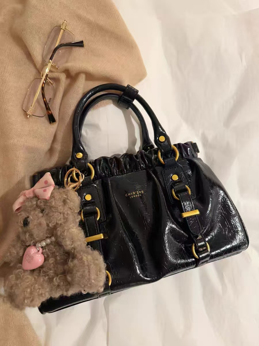 DEEPKEE BAGS 油蠟黑色褶皺斜跨手提包 CD33385號