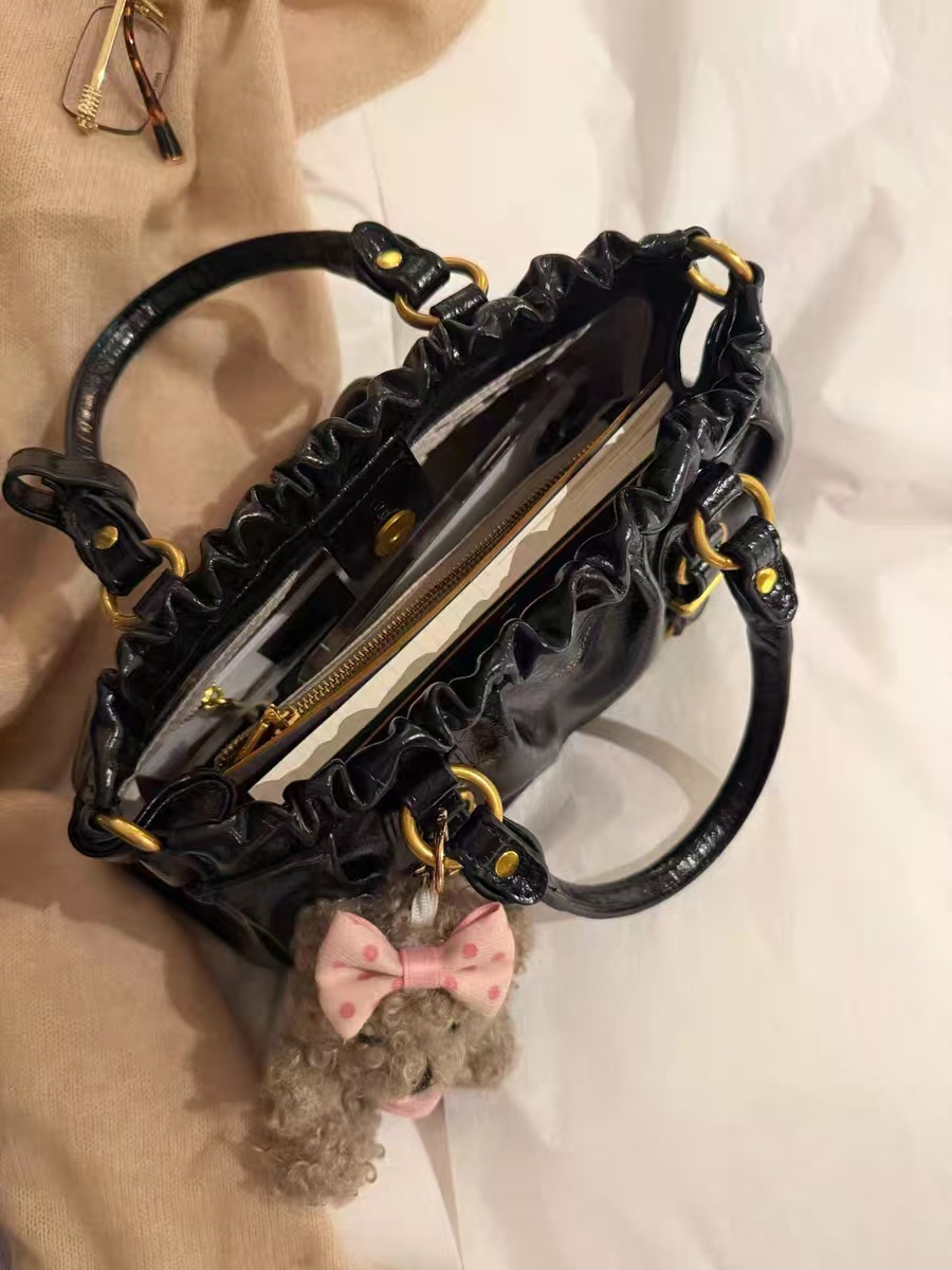 DEEPKEE BAGS 油蠟黑色褶皺斜跨手提包 CD33385號