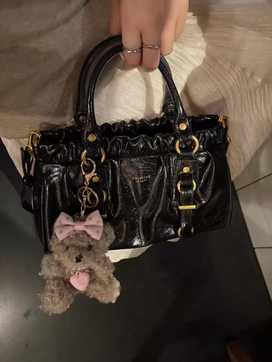 DEEPKEE BAGS 油蠟黑色褶皺斜跨手提包 CD33385號